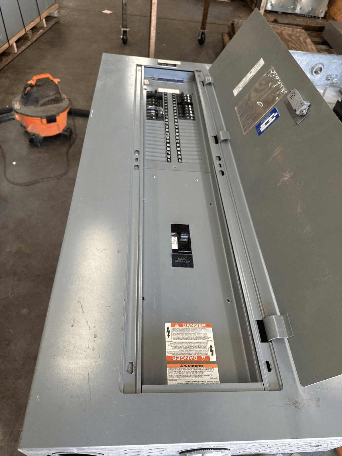 Square D NQOD442M225 Panelboard 225A 208/120V 3PH NQOD MCB Indoor P366 – image 1