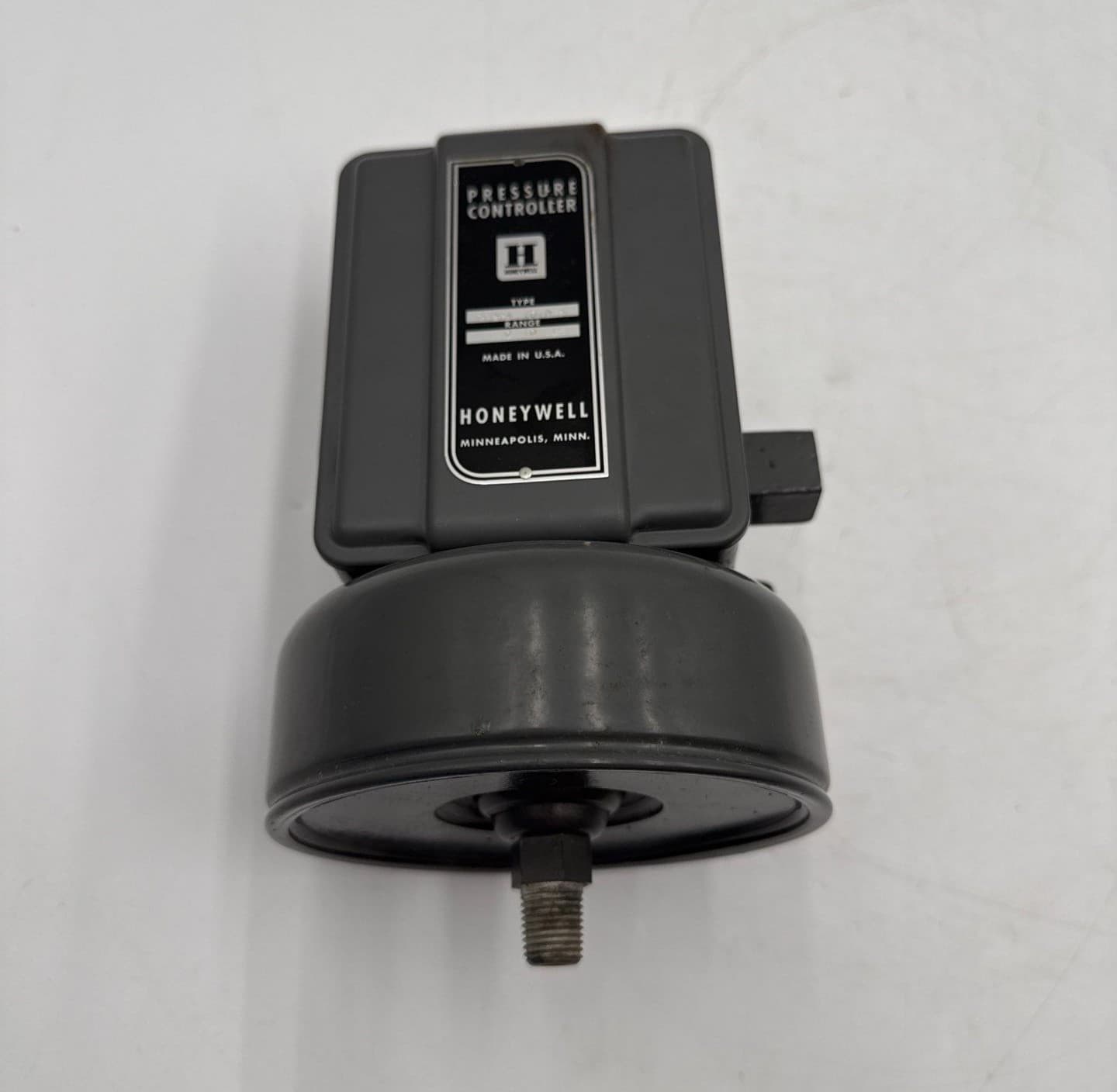 Honeywell PP97A-1019-2 Pressure Controller Proportioning Type 0-1 PSI – image 1