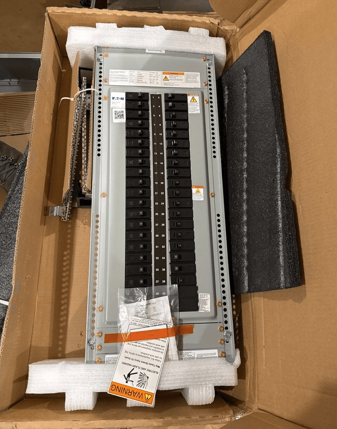 Eaton PRL1A Interior Panelboard 225A 120/240V 1PH 3W 42 Circuit MLO In Box – image 1