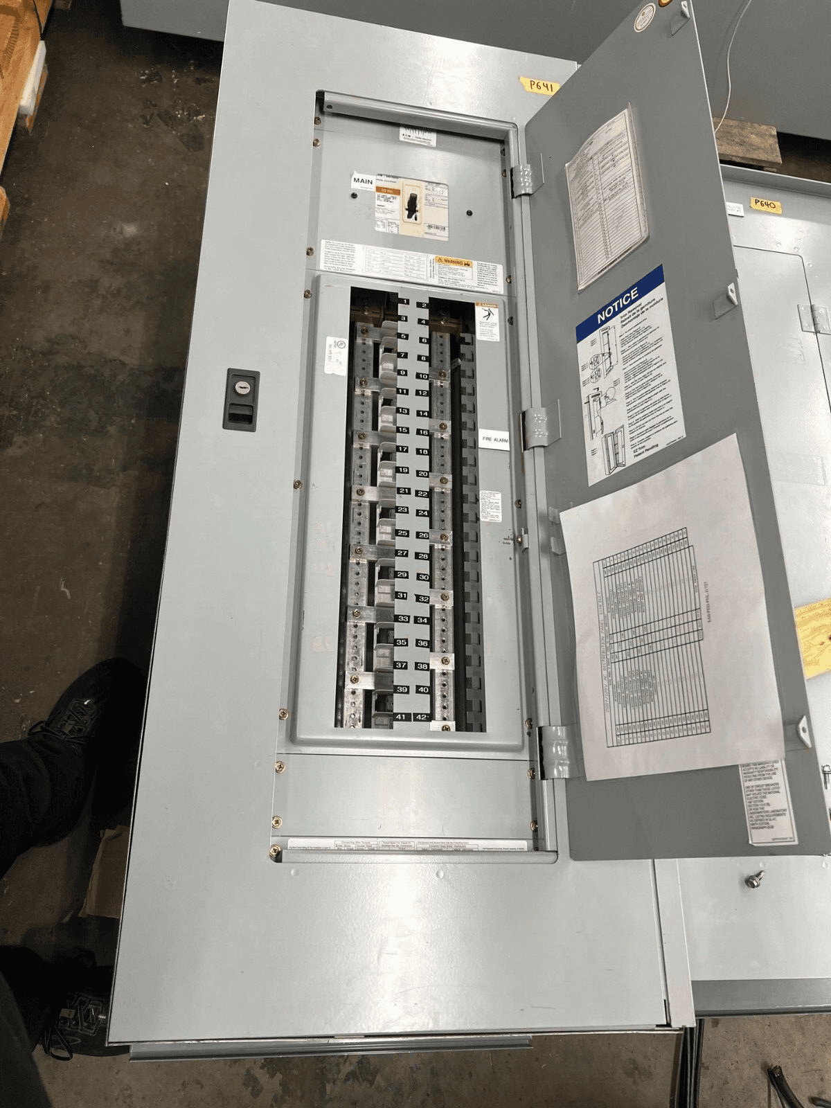 Eaton PRL1A Panelboard 225A 208/120V 3PH 4W 42 Circuit Indoor Encl P641 – image 1