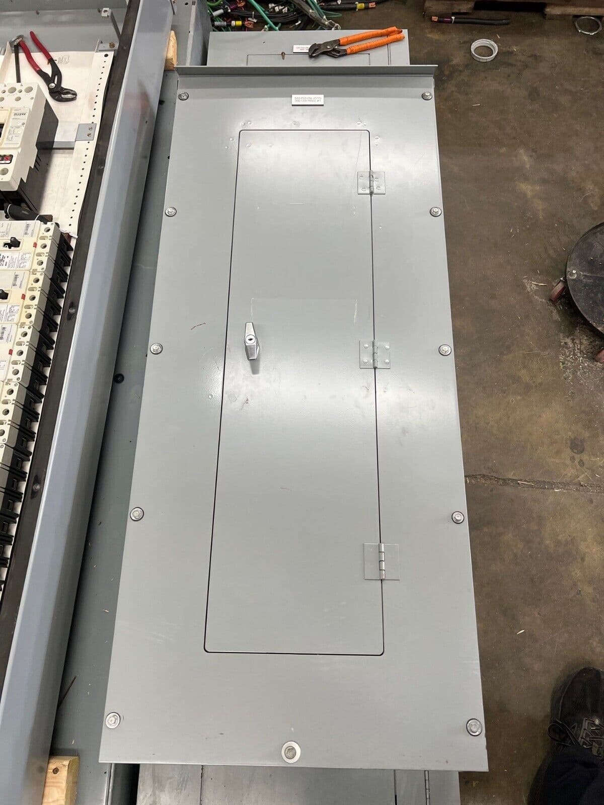 Eaton PRL1A Panelboard 225A 208Y/120V 3PH 4W 42 Cir 3R Outdoor Encl P643 – image 1