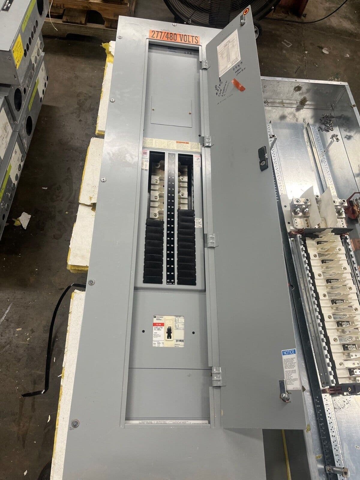 Cutler Hammer PRL2A Panelboard 400A 277/480V 3PH 4W Indoor Encl 42Cir P580 – image 1