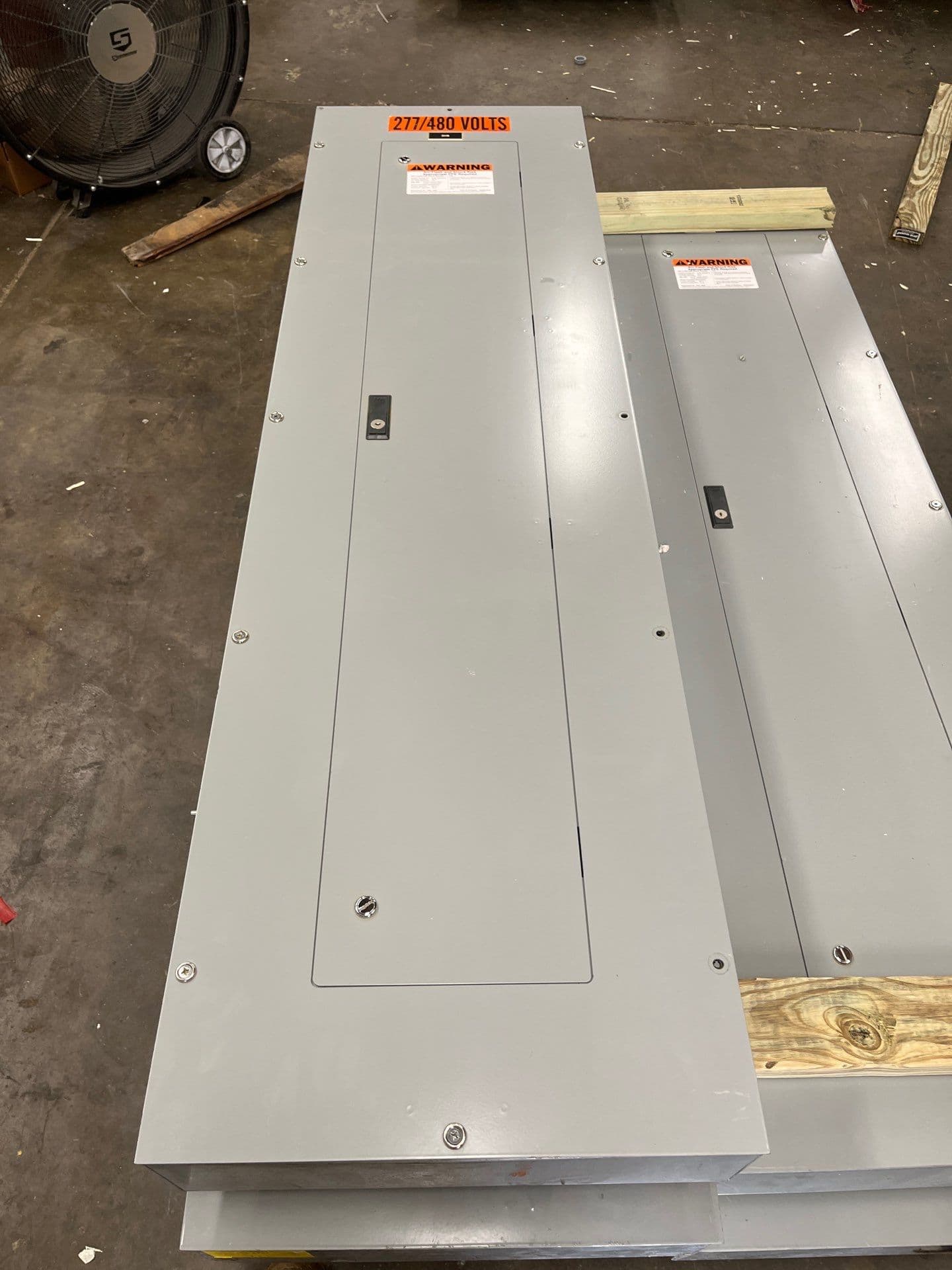 Cutler Hammer PRL2A Panelboard 400A 480/277VV 3PH 4W 42Cir MLO 400 Amp Panel P589 – image 1