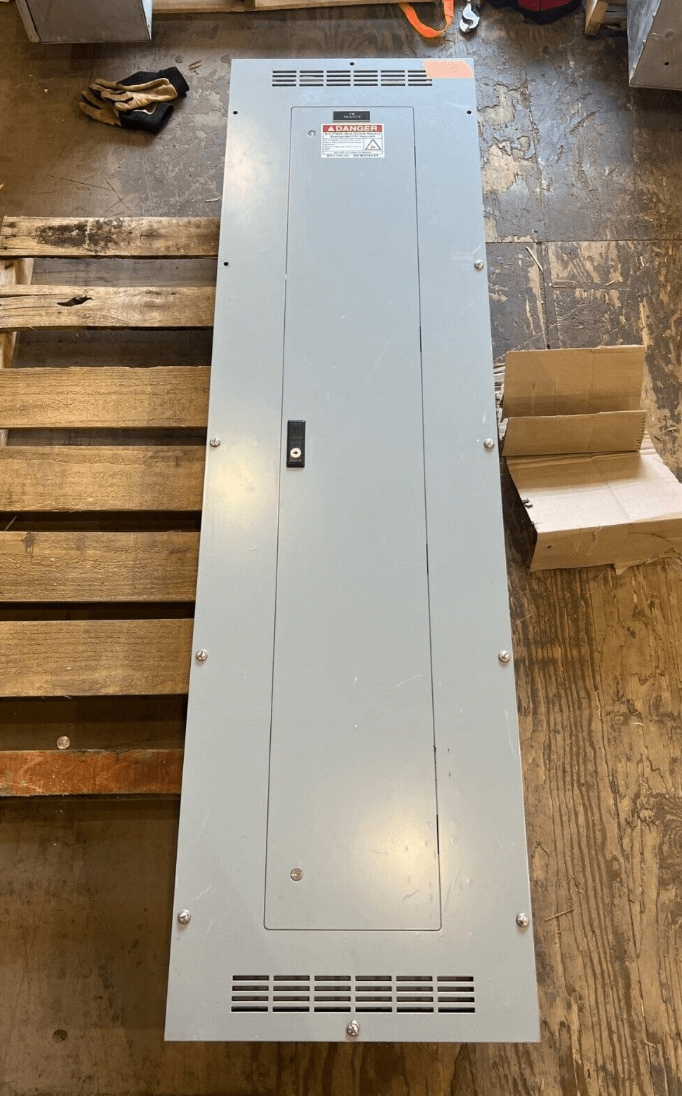 Cutler Panelboard PRL3A Panelboard 600A 480/277V 3PH 4W 42 Circuit MLO P665 – image 1