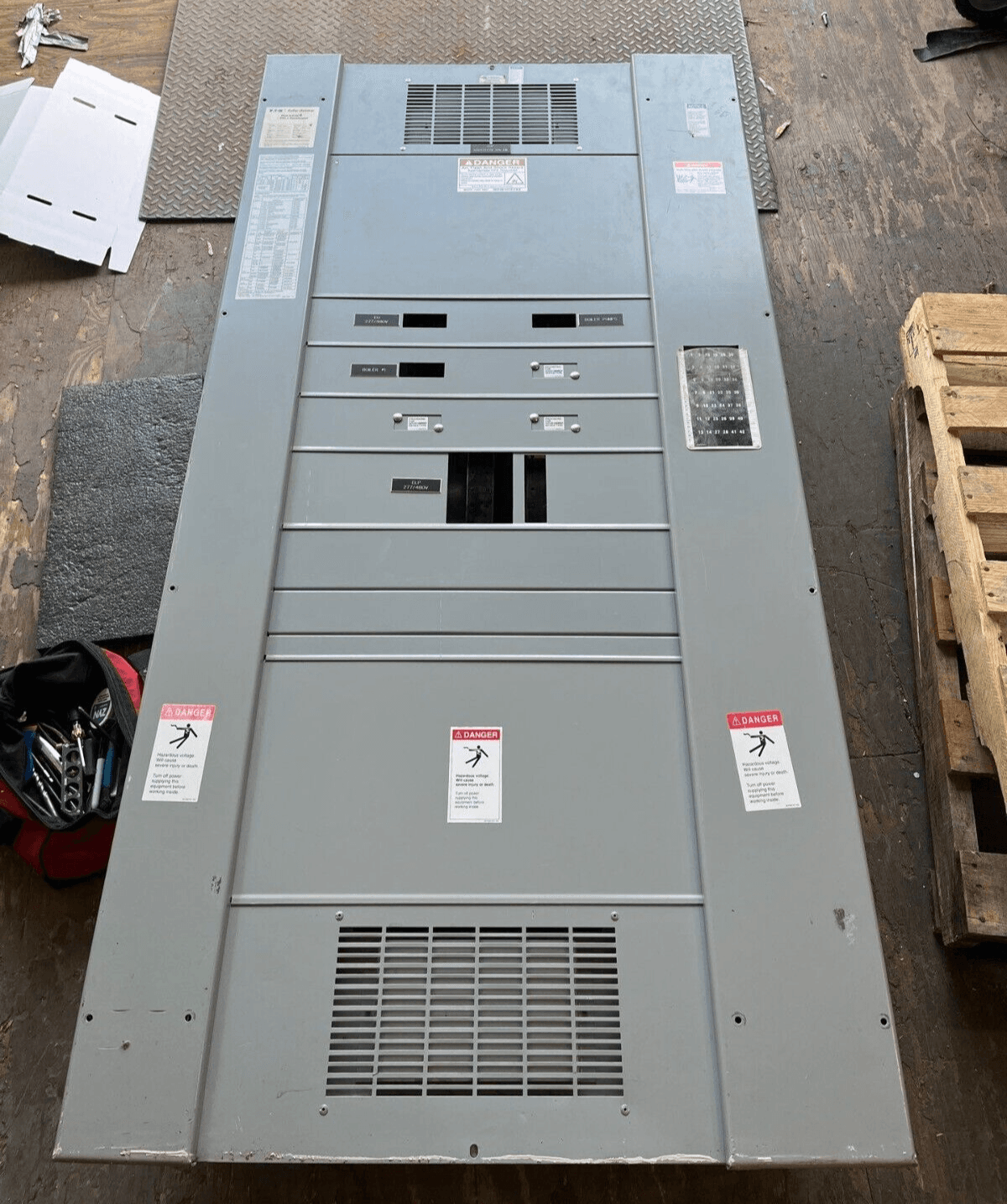 Eaton PRL4B Panelboard 600A 480Y/277V 3PH 4W MLO PRL4 Indoor BX3673 P664 – image 1