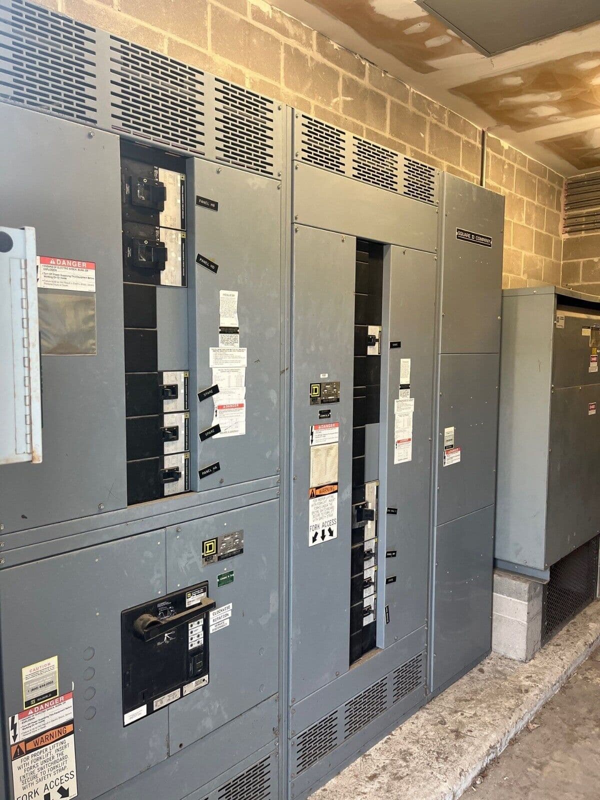 Square D PXF31600G – image 1