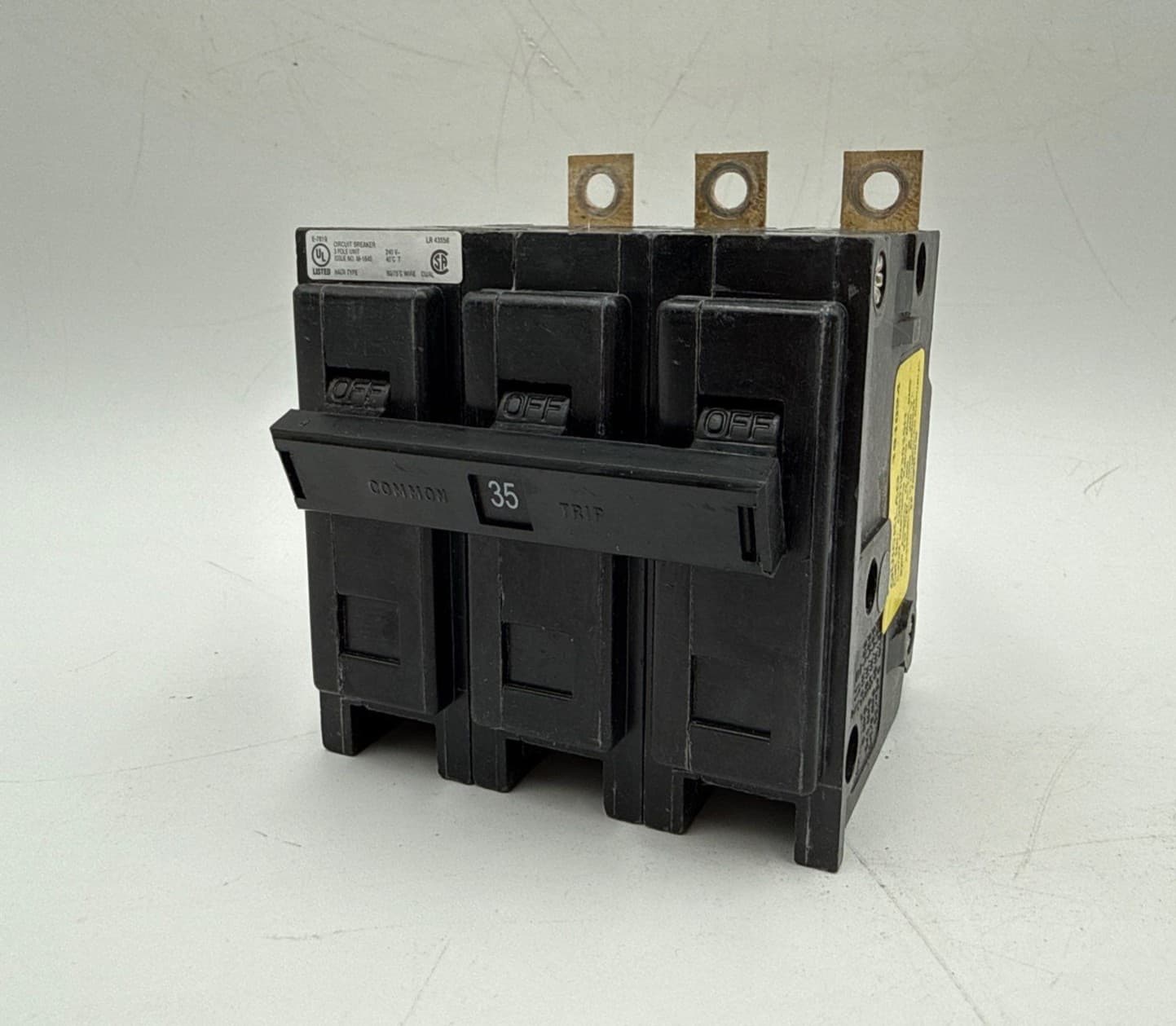 Eaton QBHW3035H Circuit Breaker 35A 3P 240V QBHW 22kA 35 Amp 3 Pole Bolt On