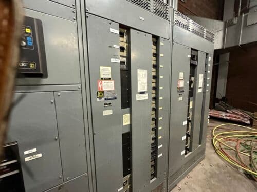 Square D QED 3000 amp switchboard Main Breaker w/ Distribution 480v Indoor – image 1