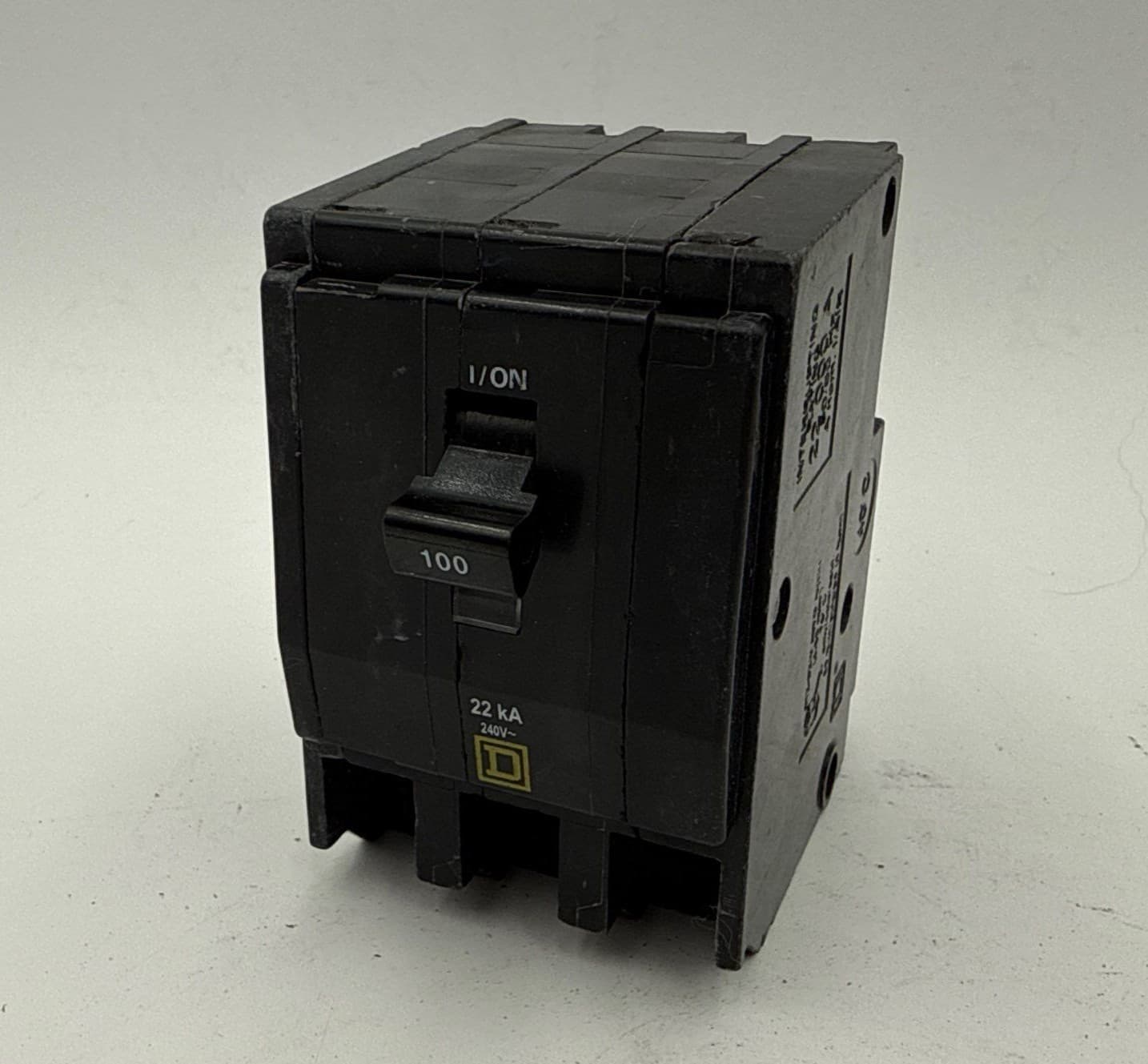 Square D QO3100VH Plug On Circuit Breaker 100A 3P 240V QO 100 Amp 22kA – image 1