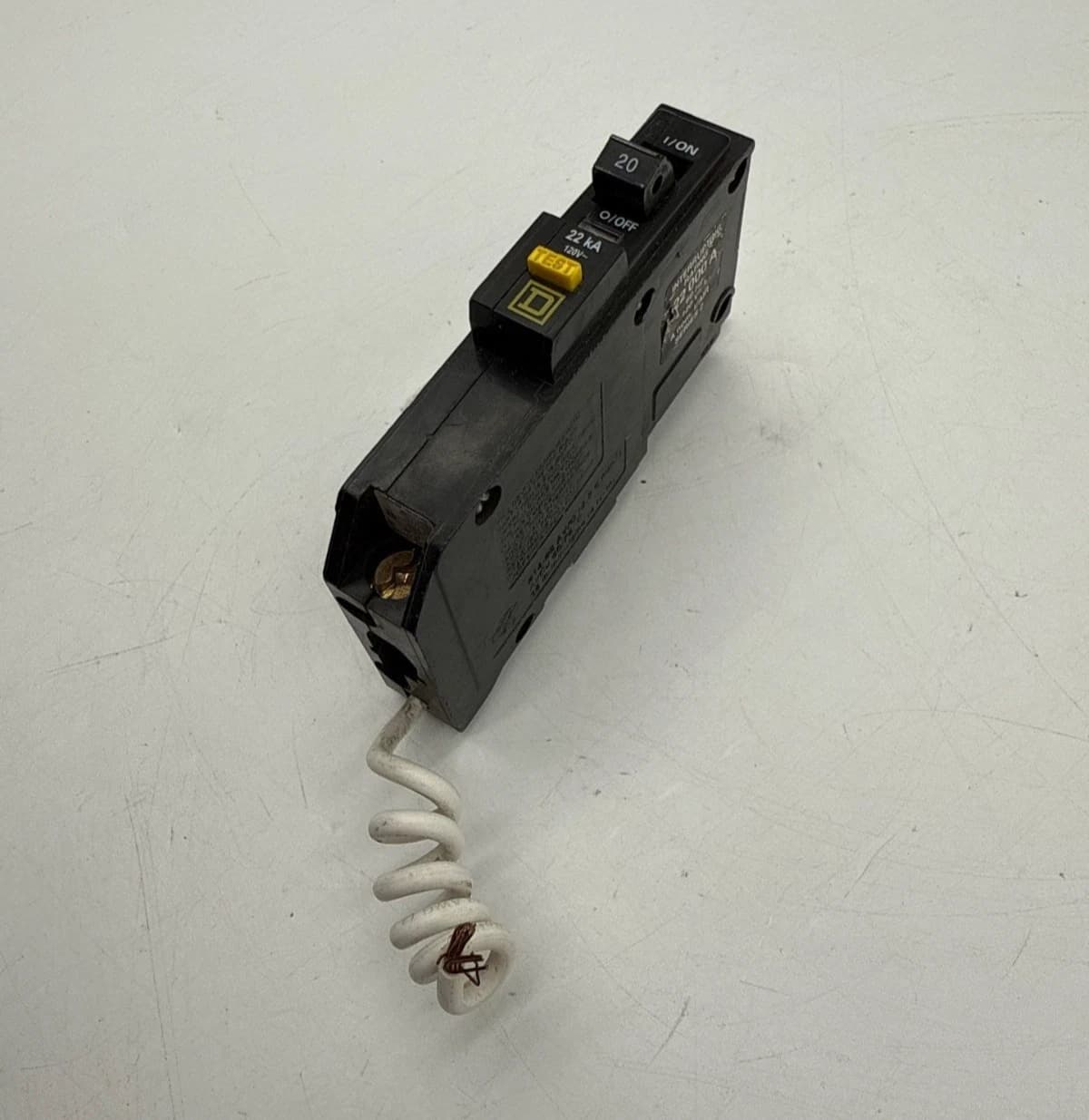 Square D QOB120VHGFI Circuit Breaker 20A 1P 120V QOB 20 Amp 22kA Ground Fault – image 1