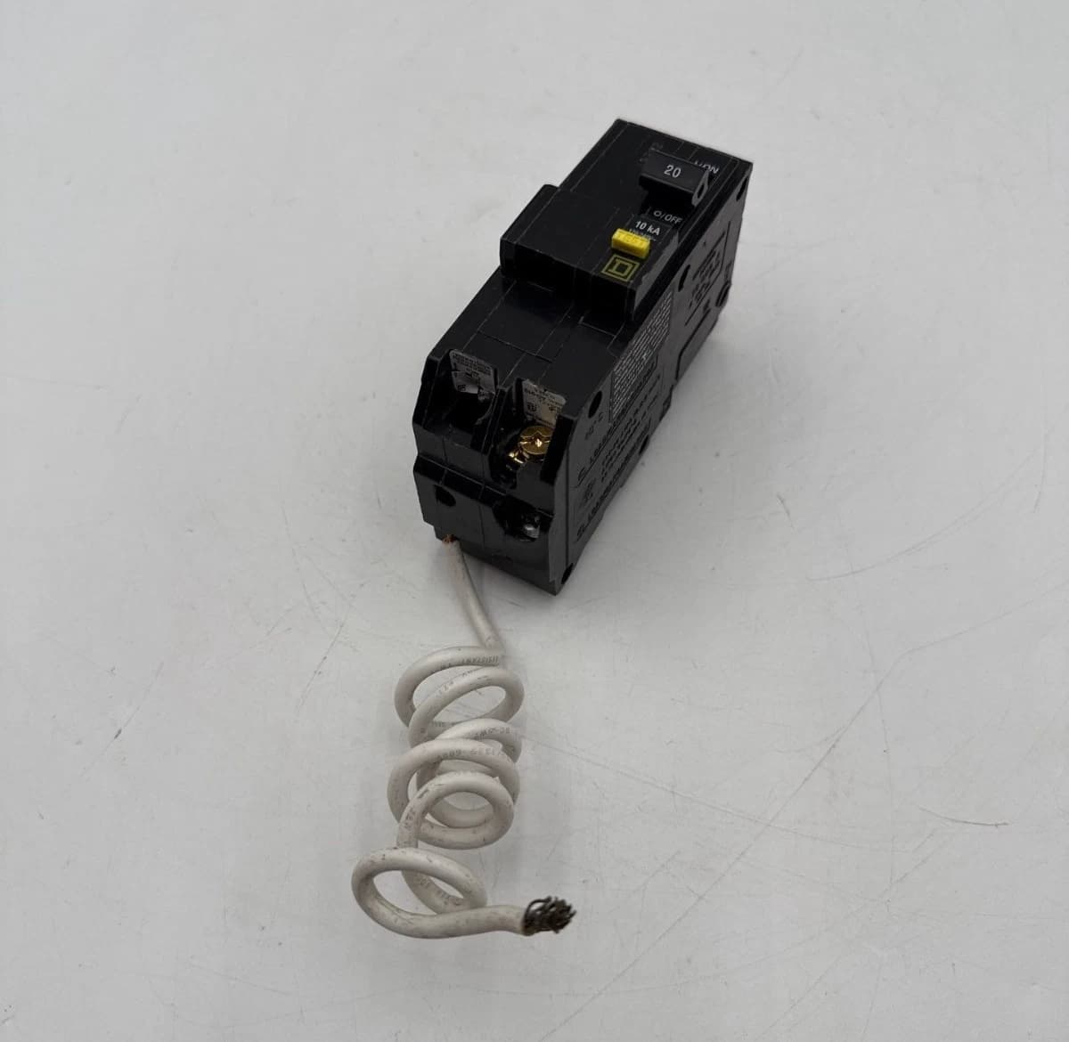 Square D QOB220GFI Circuit Breaker 20A 2P 120/240V 1PH 10kA QOB Bolt On 20 Amp