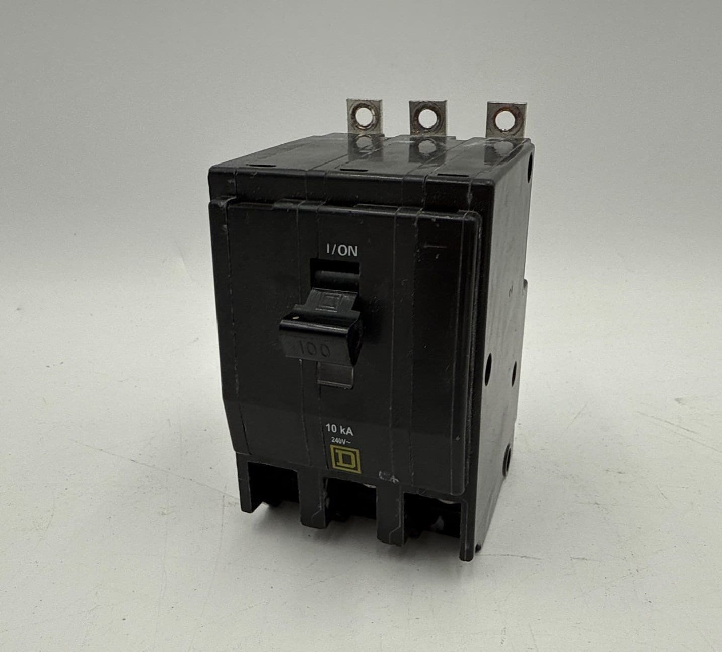 Square D QOB3100 Bolt On Circuit Breaker 100A 3P 240V QOB 100 Amp – image 1