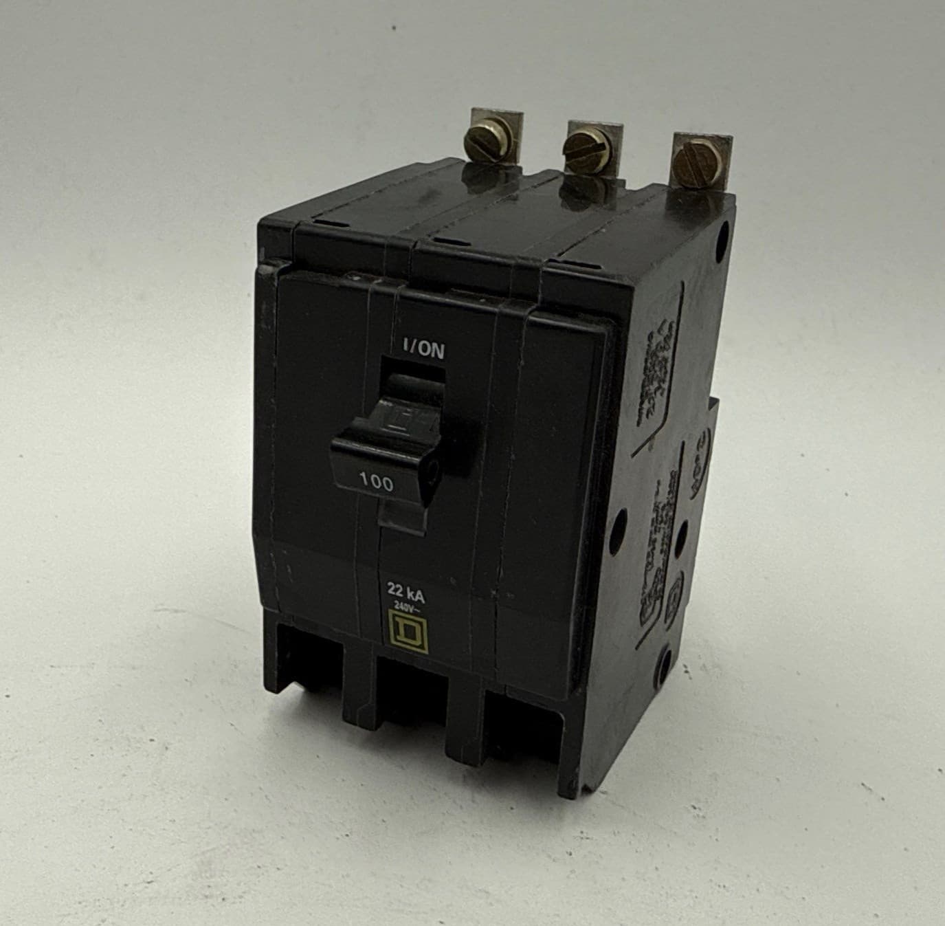 Square D QOB3100VH Bolt On Circuit Breaker 100A 3P 240V QOB 100 Amp 22kA – image 1