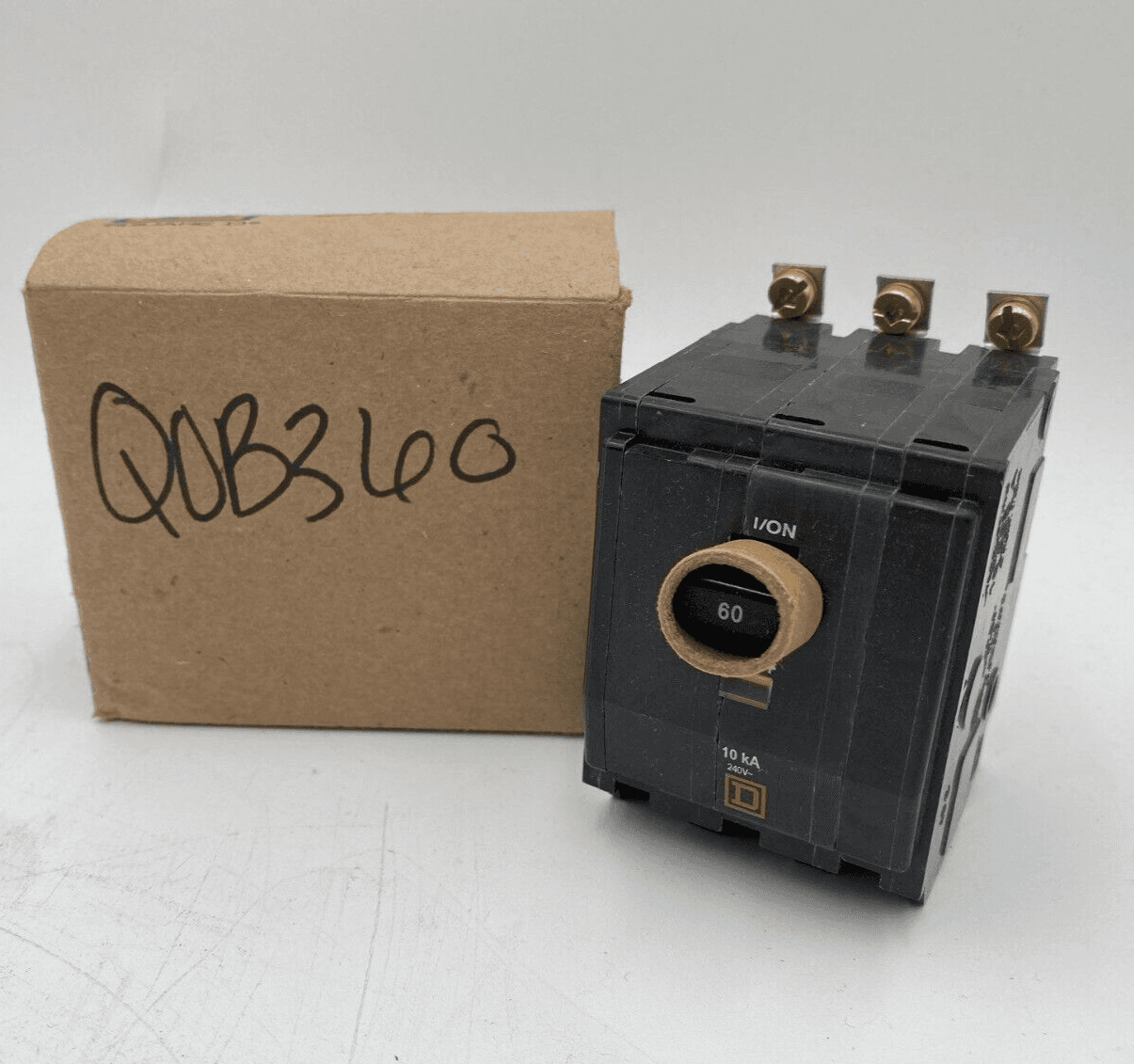 Square D QOB360