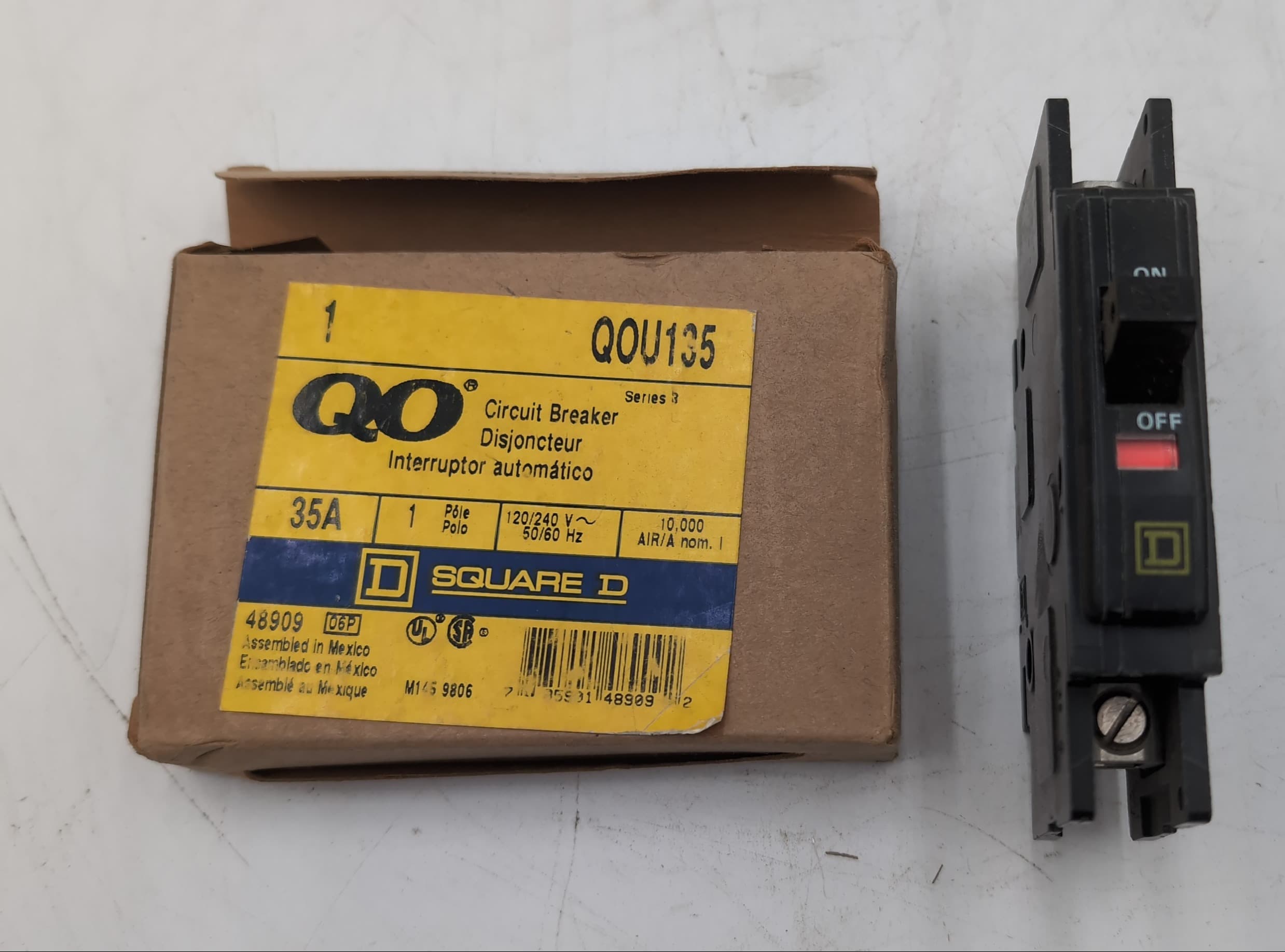 Square D QOU135 35A 1P 120/240V Circuit Breaker NEW