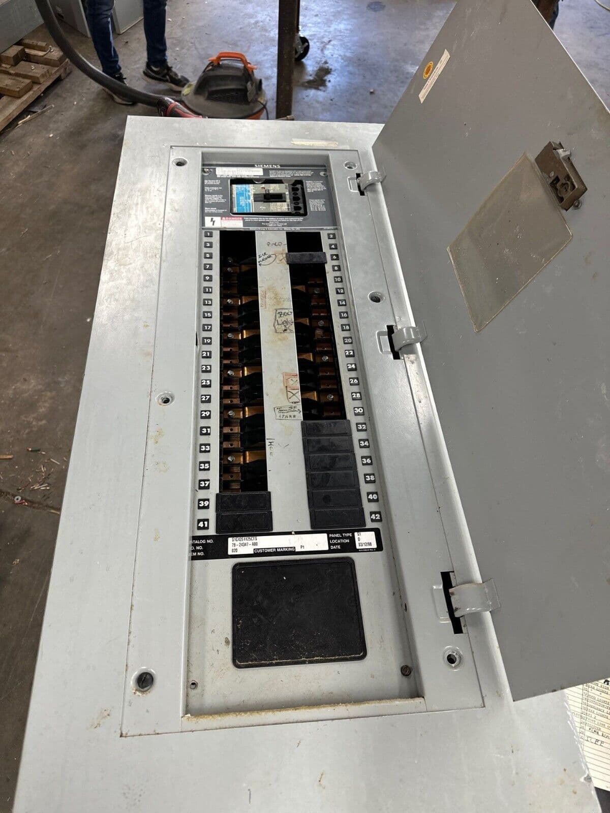 Siemens S1C42E4125CTS S1 Panelboard 125A 208Y/120V 3PH 4W MCB P387 – image 1