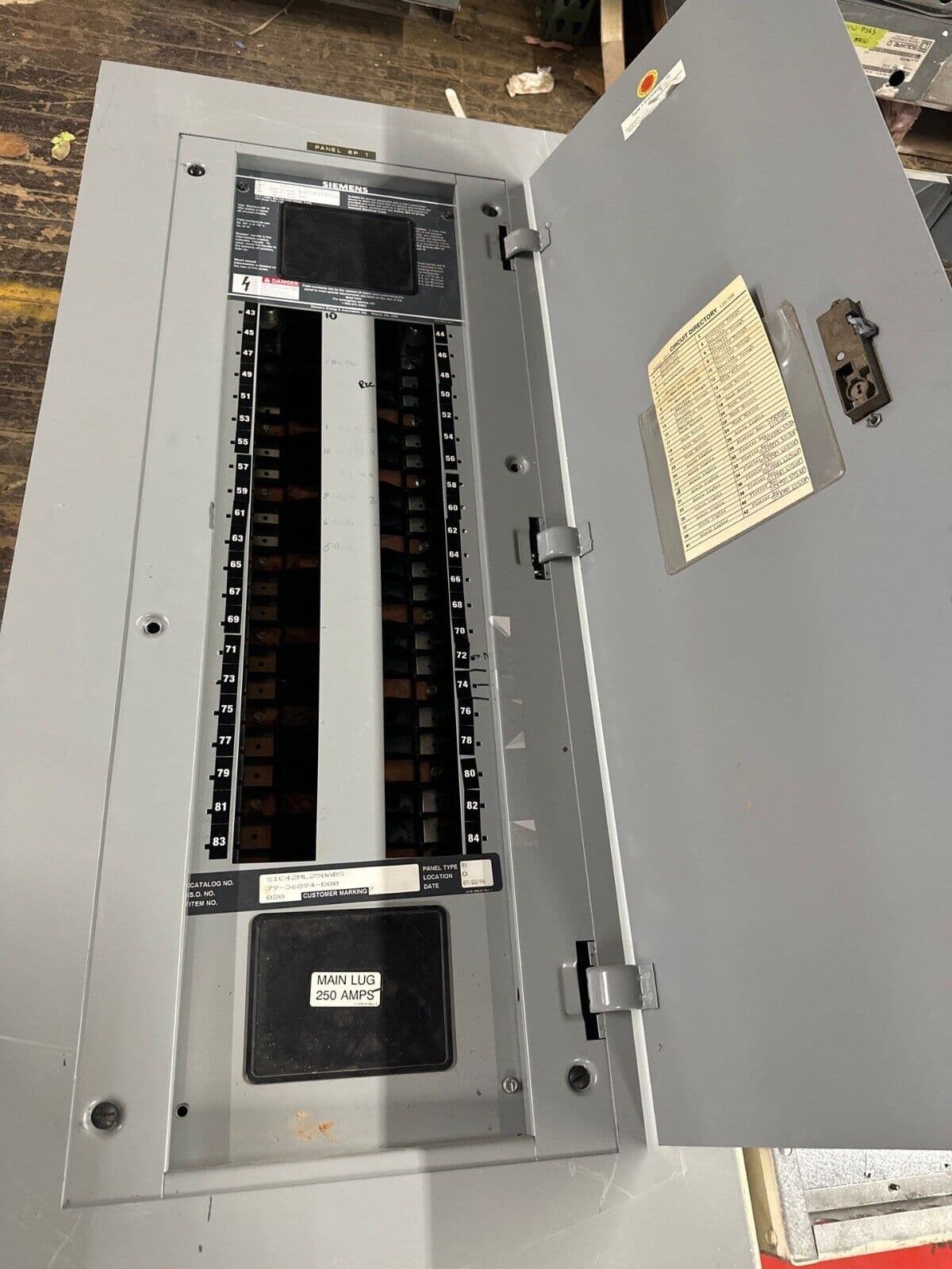 Siemens S1C42ML250ABS S1 Panelboard 250A 208/120V 3PH 4W Indoor Encl P068 – image 1