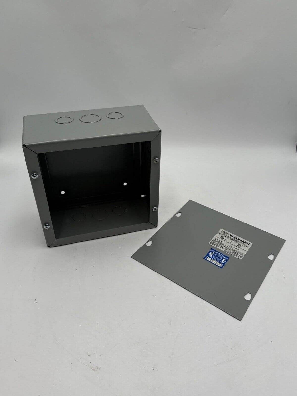 Hubbell SC080804WW – image 1