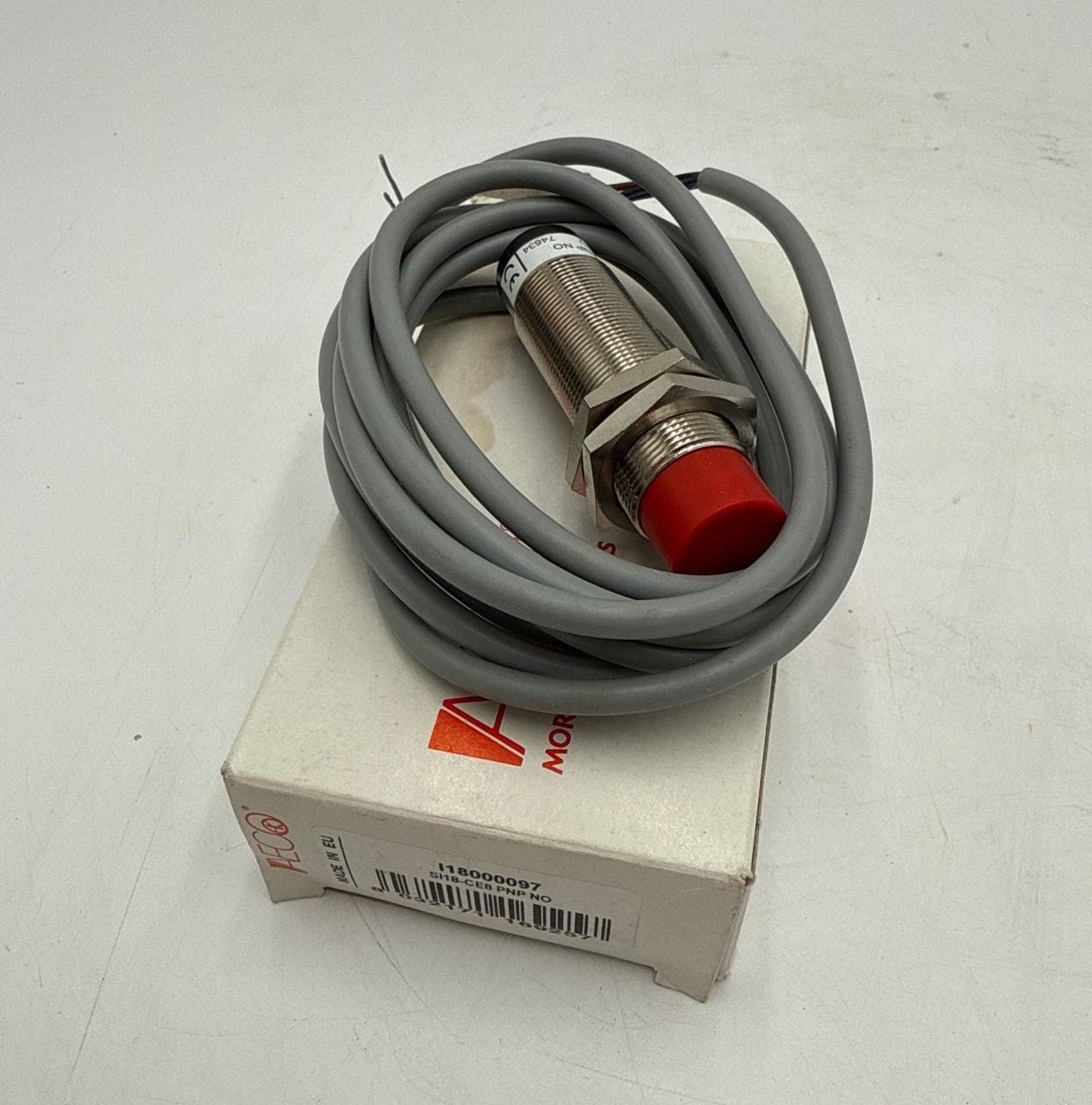 AECO SI18-CE8 PNP NO Inductive Proximity Sensor M18 Thread 8mm Distance – image 1