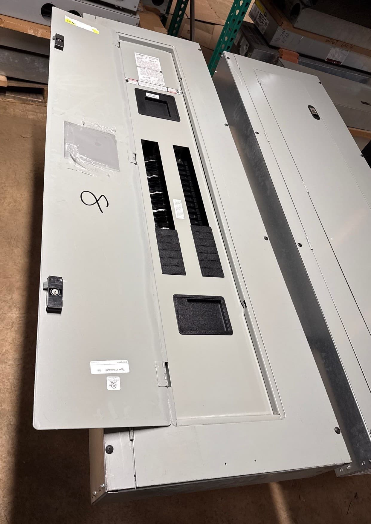 Siemens P1E42ML400ATST Panelboard 400A 480/277V 3PH 4W MLO Panel 400 Amp 42 Cir – image 1