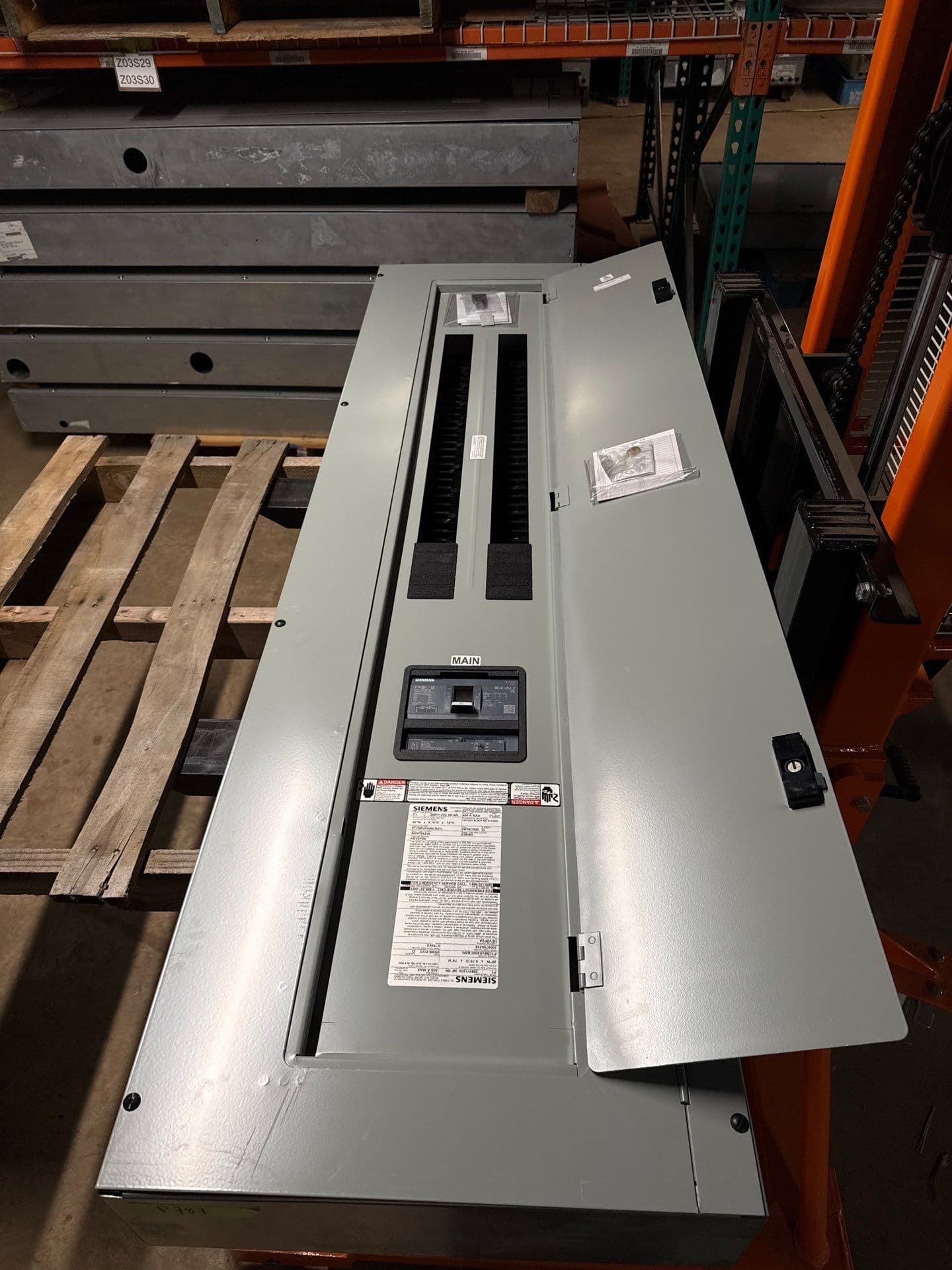 Siemens P1 P1C66VE400CBSN Panelboard 400A 208/120V 3PH 4W MCB Panel 400 Amp – image 1
