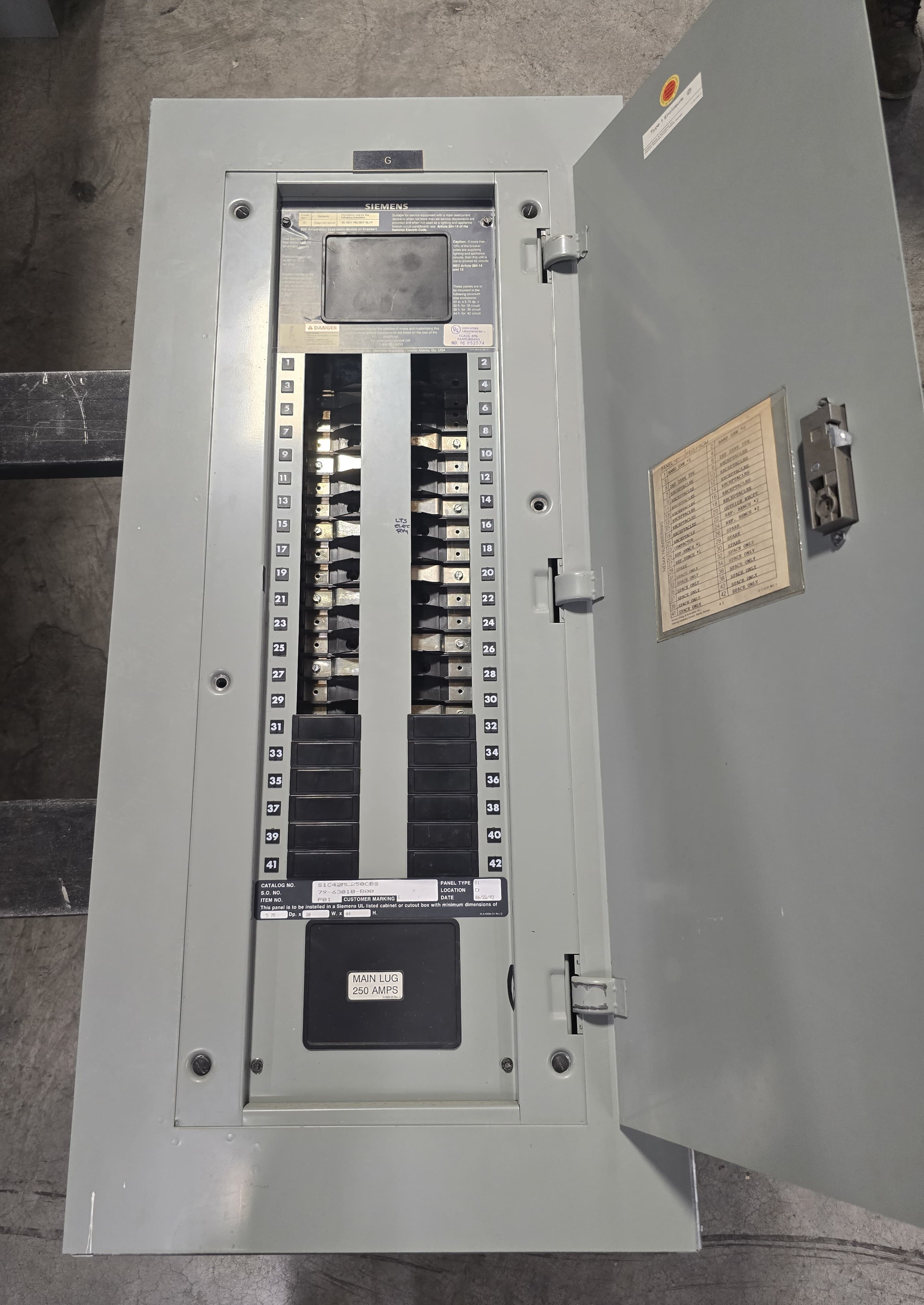 Siemens S1C42ML250CBS Panelboard 250A 208/120V 3PH 4W 250 Amp 42 Cir MLO Panel – image 1