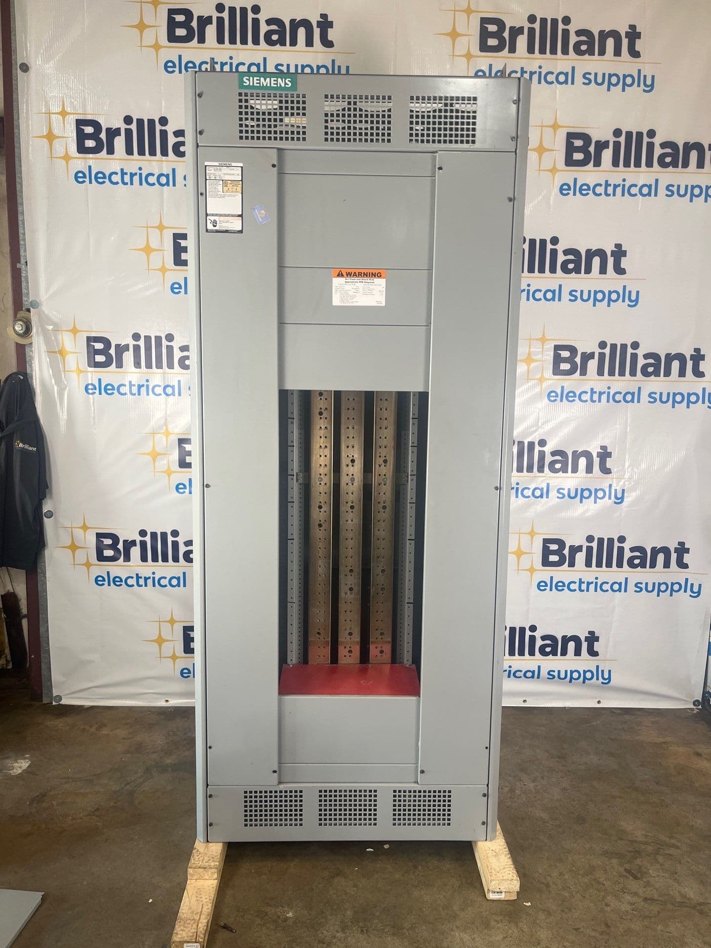 Siemens SB Switchboard 2000A 480/277V 3PH 4W MLO Indoor Encl 2000 Amp – image 1