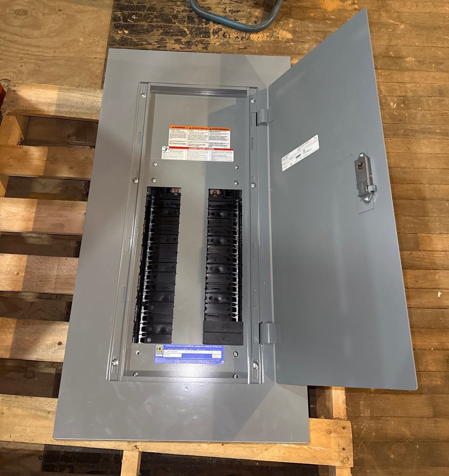 Square D NF Panelboard 200A 480/277V 3PH 4W 200 Amp Panel MLO 30 Cir Indoor – image 1