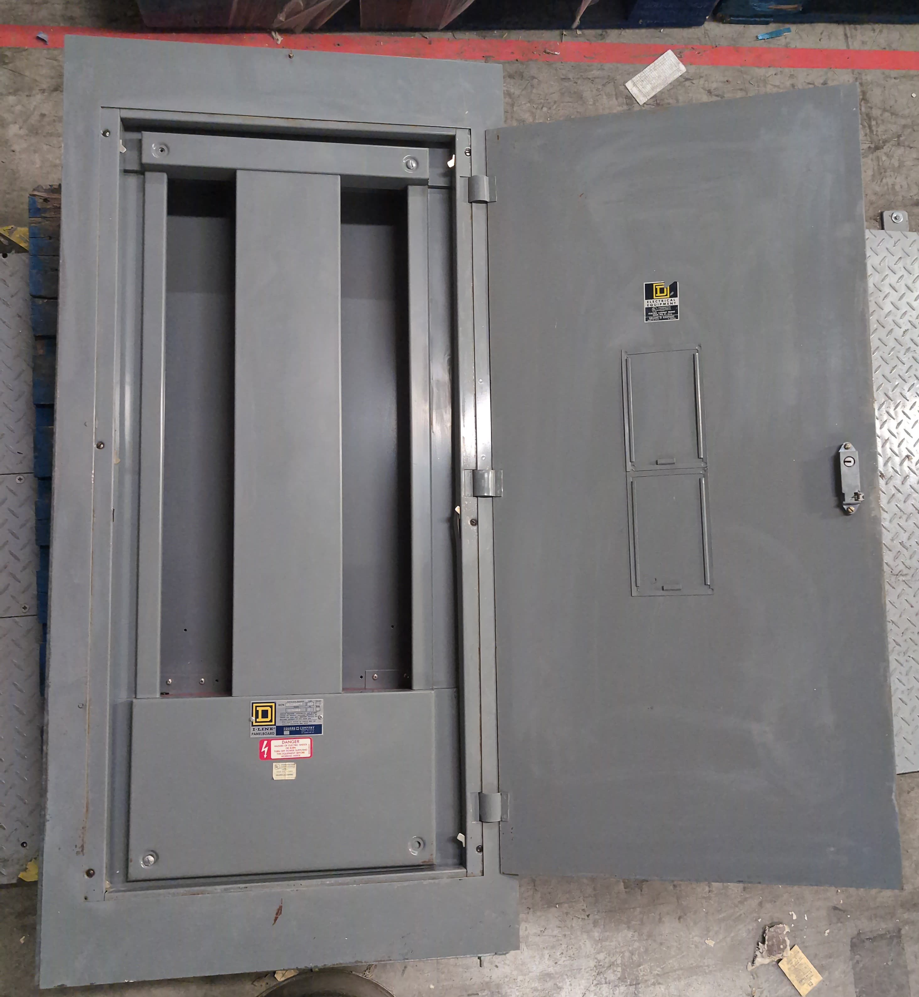 Square D HCN I-Line Panelboard 400A 277/480V 3PH 42 Cir MLO Panel 400 Amp SP207 – image 1