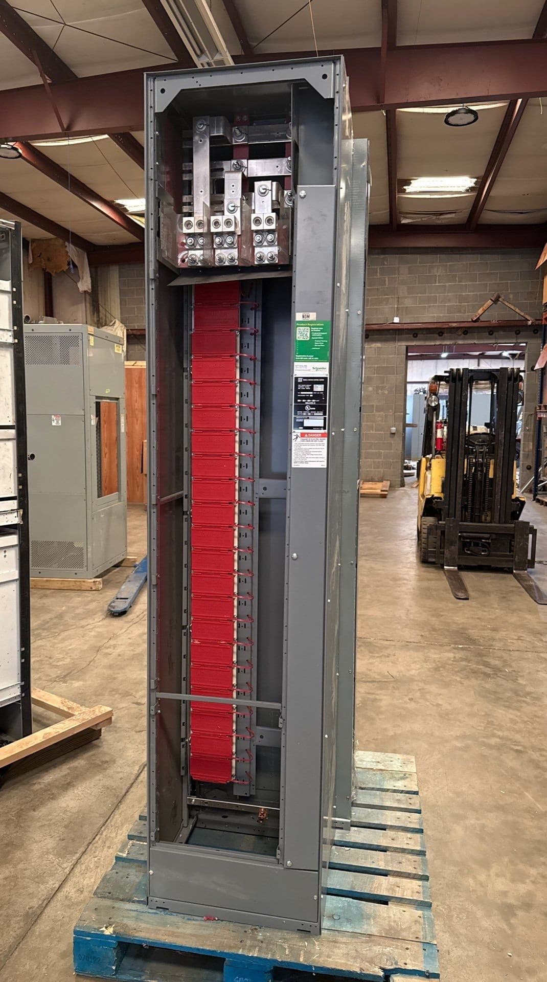 Square D Model 6 600A 300A MCC Motor Control Center 1x Section 480V 600/300 Amp – image 1