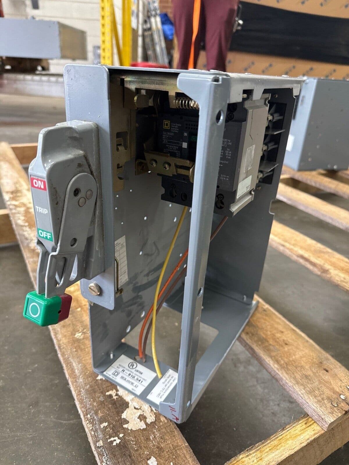 Square D Model 6 6" MCC Feeder Bucket 20A 480V 3PH GJL36020 Breaker 20 Amp Used – image 1