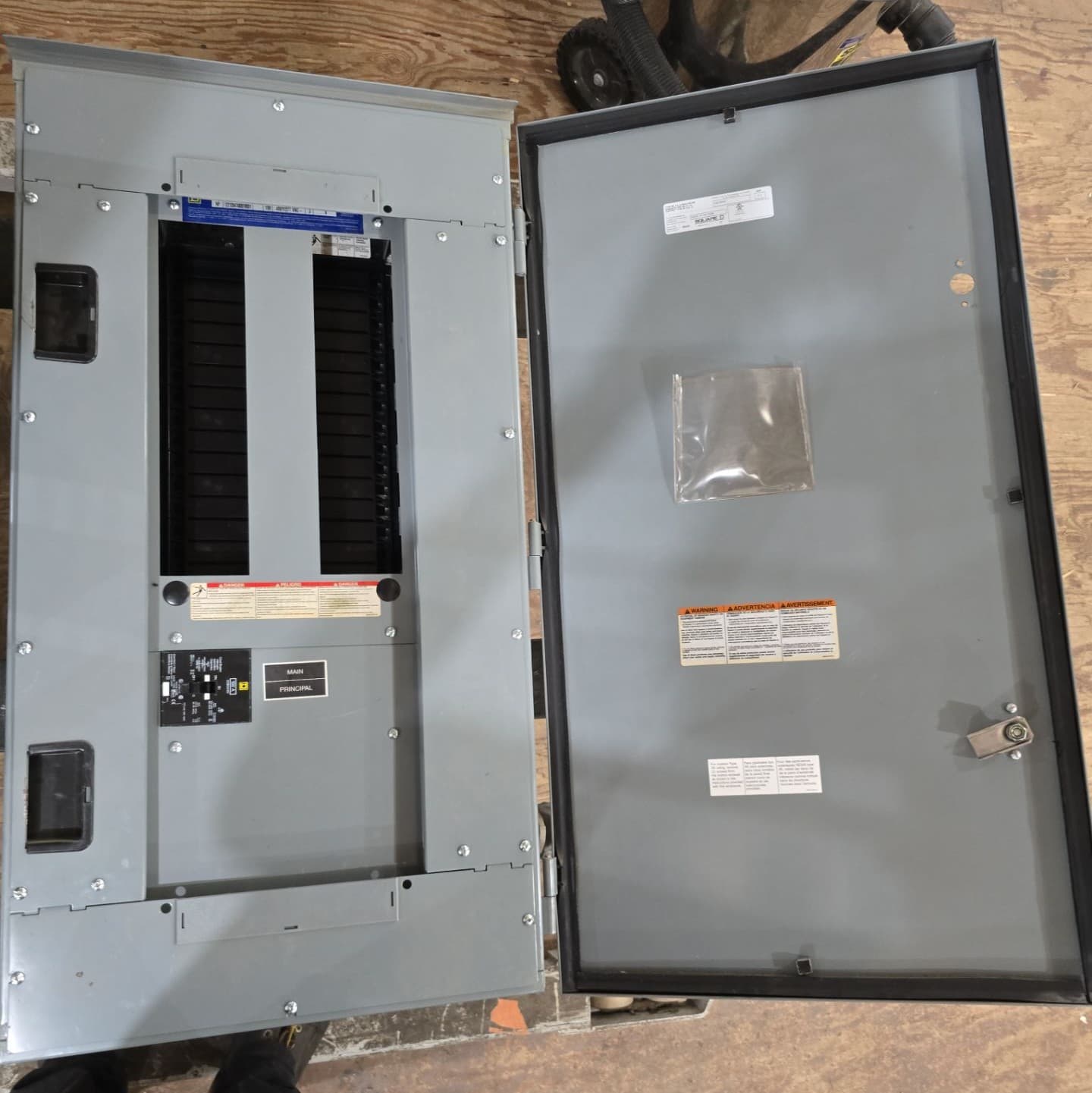 Square D NF Panelboard 100A 480/277V 3PH 4W 30 Cir MCB 3R Encl Outdoor Main EGB34100 – image 1