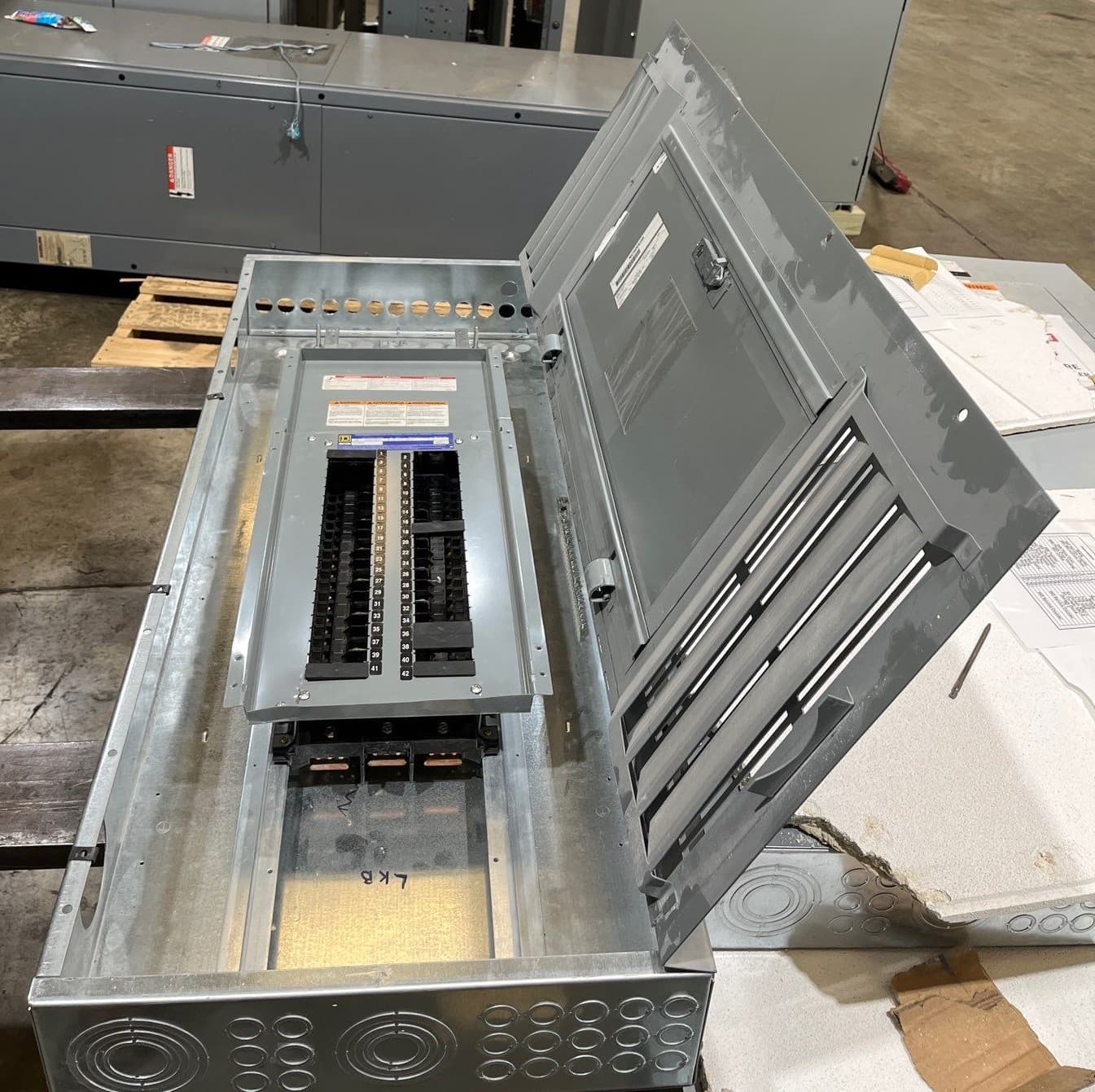 Square D NQ Panelboard 400A 208/120V 3PH 4W MLO 42 Circuit Indoor Encl SP101 – image 1