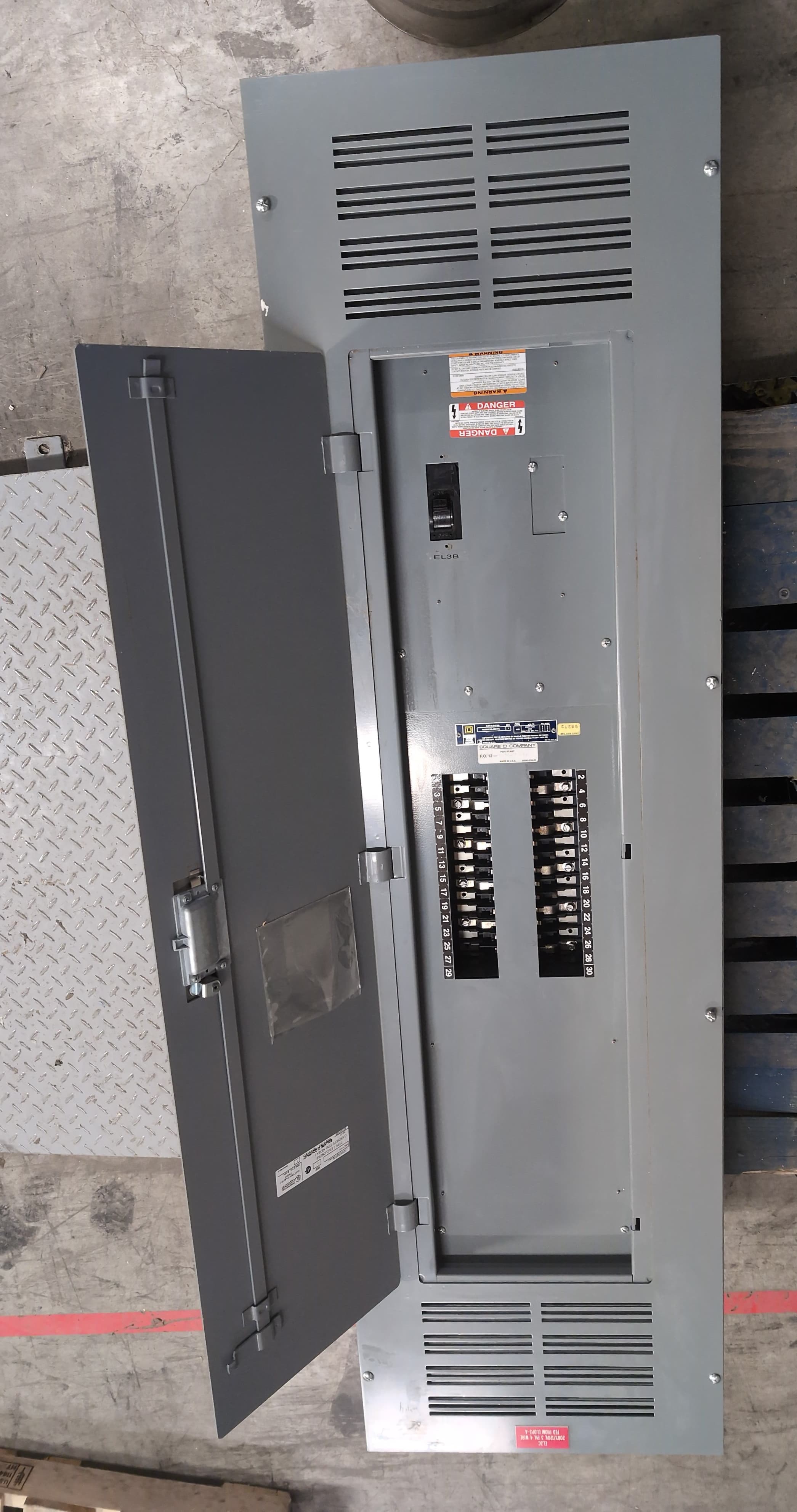 Square D NQOD430L400TFL Panelboard 400A 208/120V 3PH 4W Sub 150A MLO Panel 30Cir