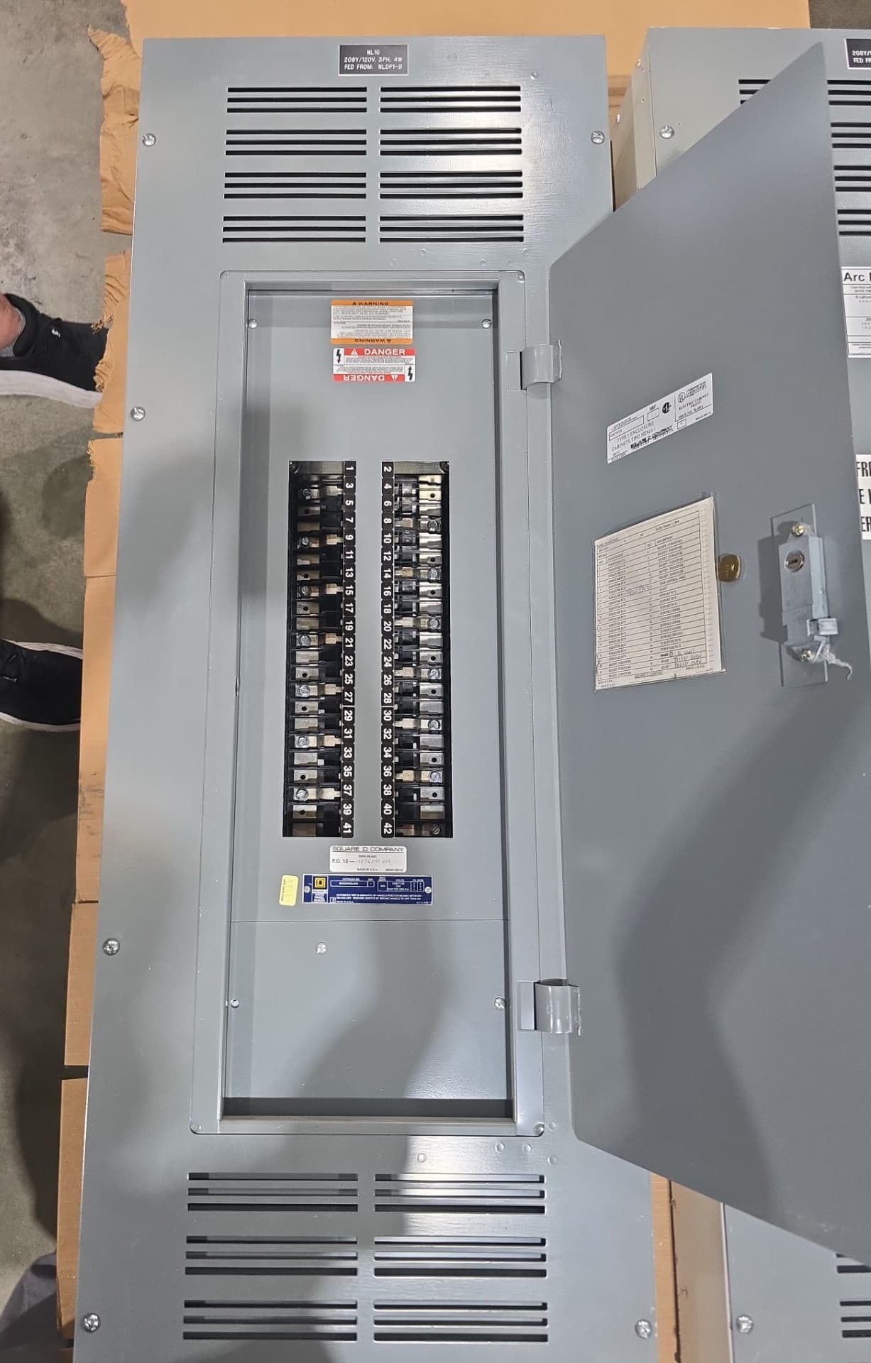 Square D NQOD442L400 Panelboard 400 Amp 208Y/120V 4W 3PH MLO Panel 400A 42 Cir – image 1