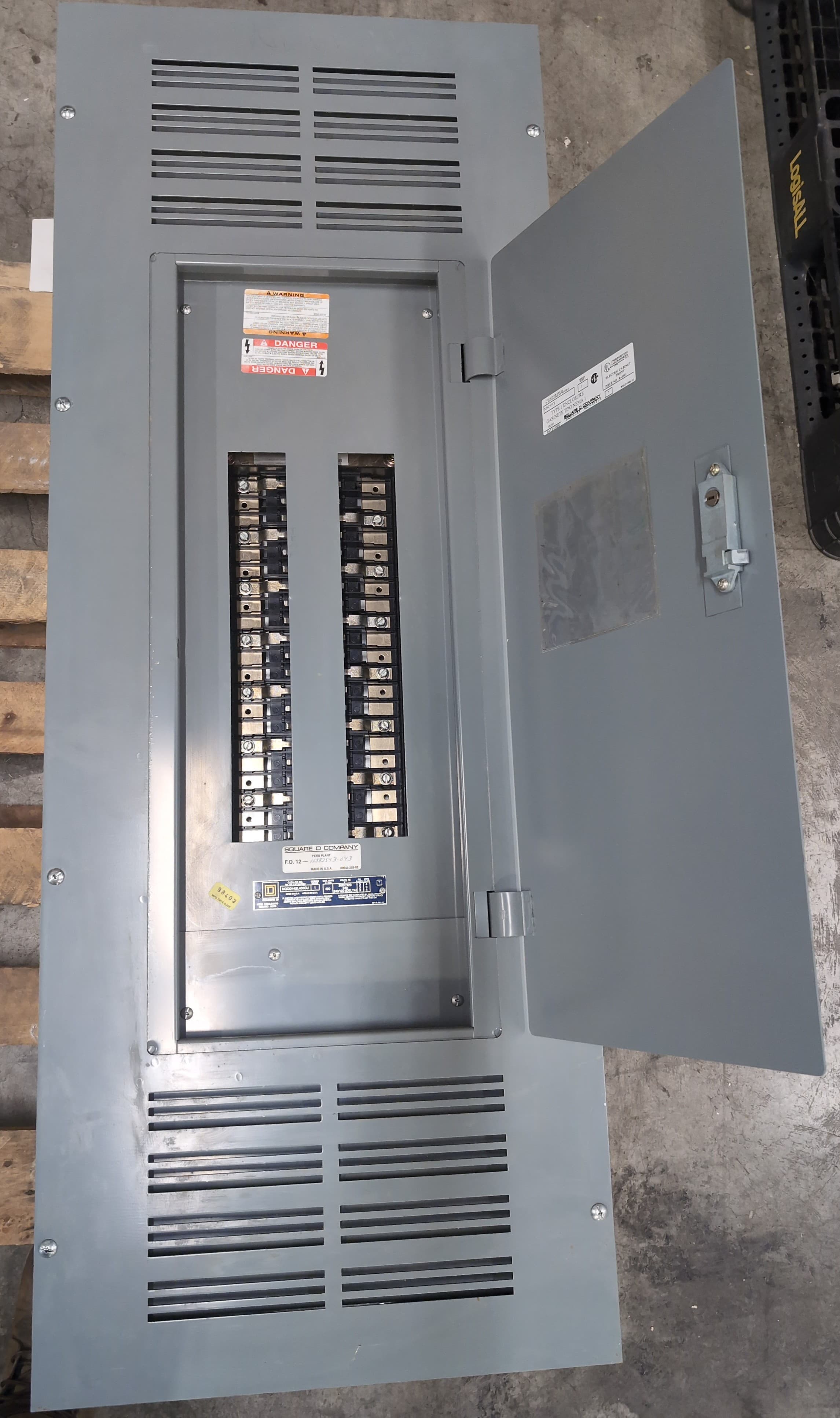 Square D NQOD442L400CU Panelboard 400 Amp 208Y/120V 3PH 4W 42 Cir MLO Panel 400A – image 1