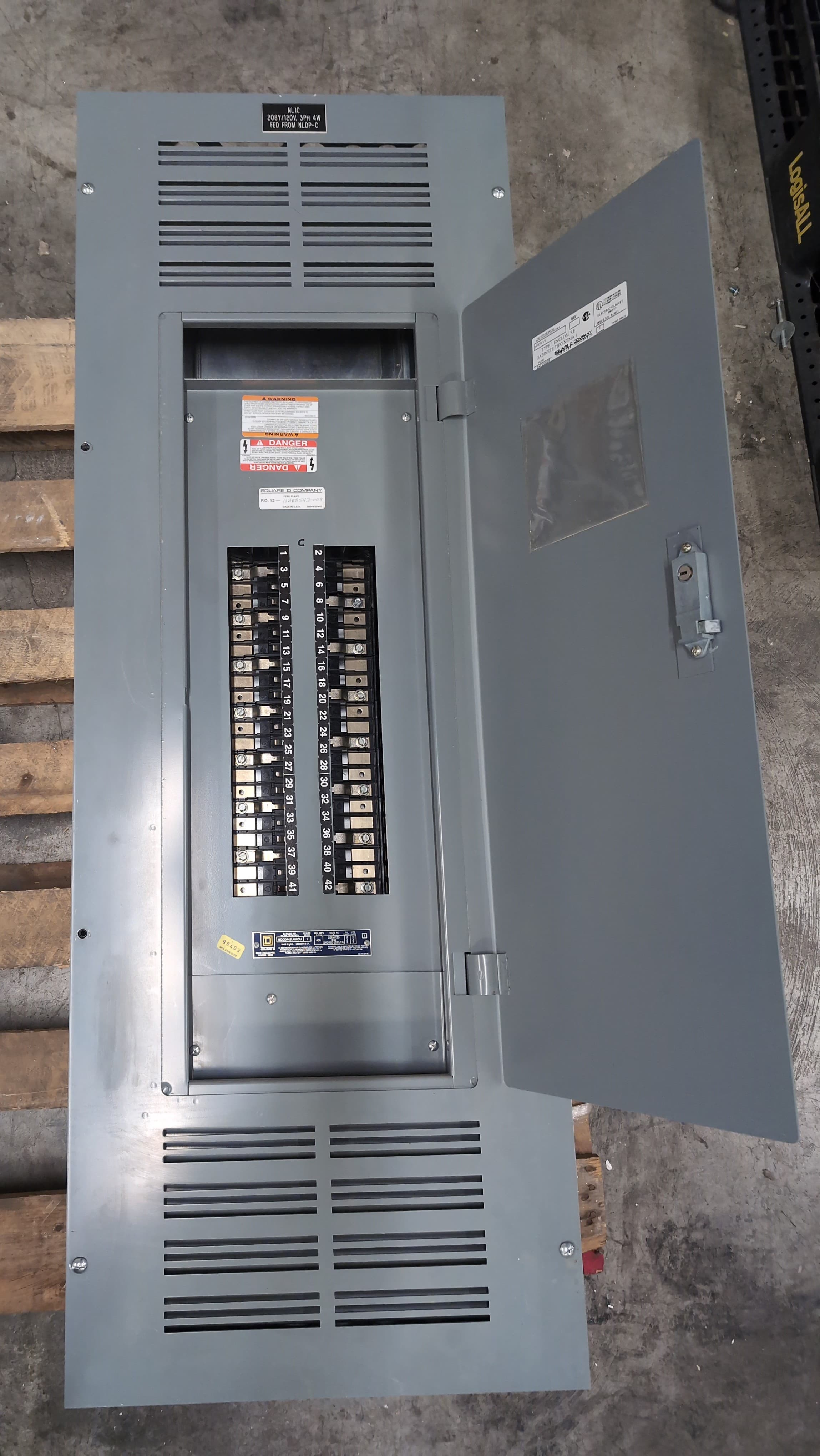 Square D NQOD442L400CU Panelboard 400 Amp 208Y/120V 3PH 4W 42 Cir MLO Panel 400A – image 1