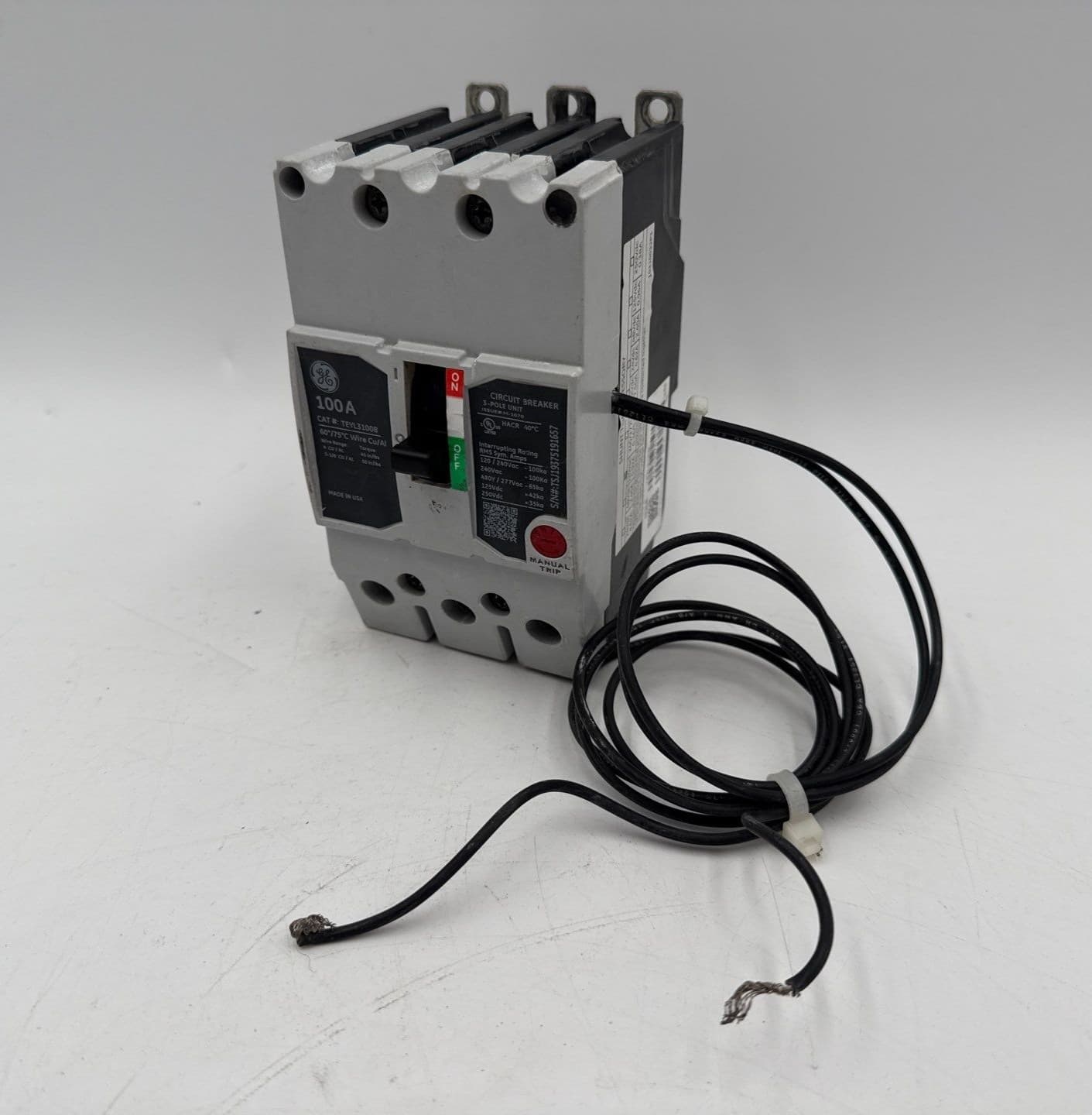 GE TEYL3100B Circuit Breaker 100A 3P 480/277V Shunt Trip TEYL 100 Amp 3 Pole Bolt On – image 1