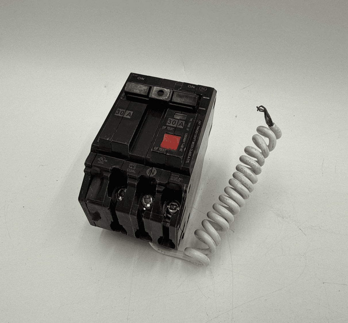 GE THHQB2130GFT Circuit Breaker 30A 2P 240V 22kA THHQB 30 Amp Bolt On GFCI – image 1