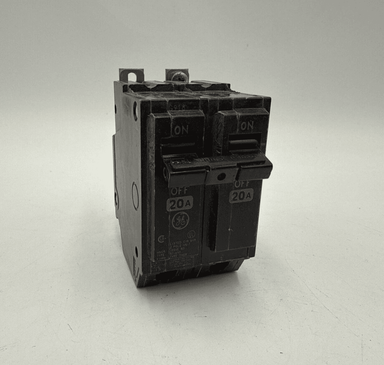 GE THQB2120 – image 1