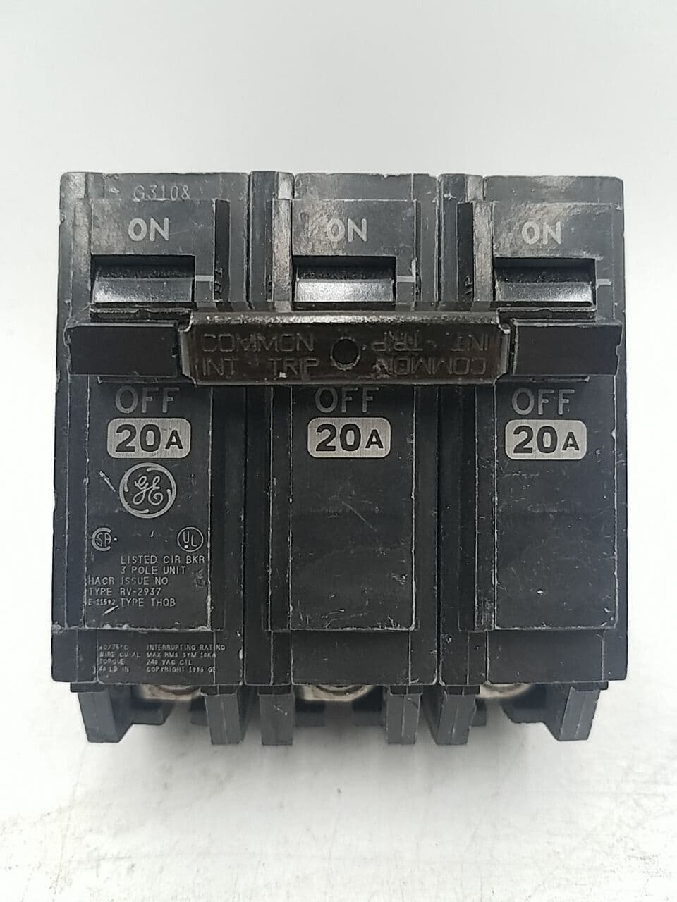 GE THQB32020 – image 1