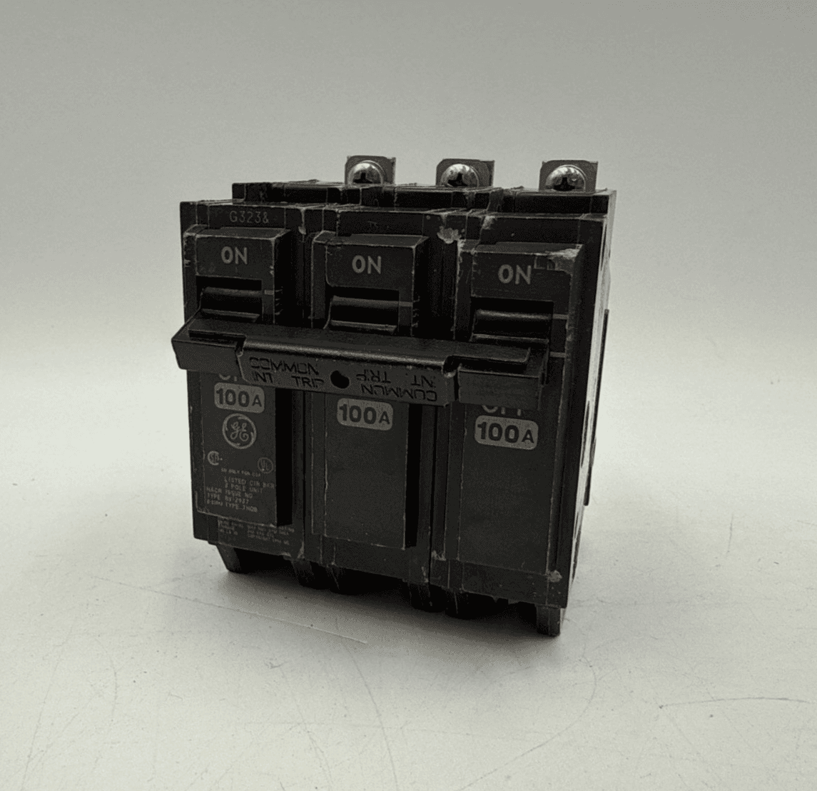 GE THQB32100 Circuit Breaker 100A 120/240V 3P THQB 10kA 100 Amp 3 Pole Bolt On – image 1