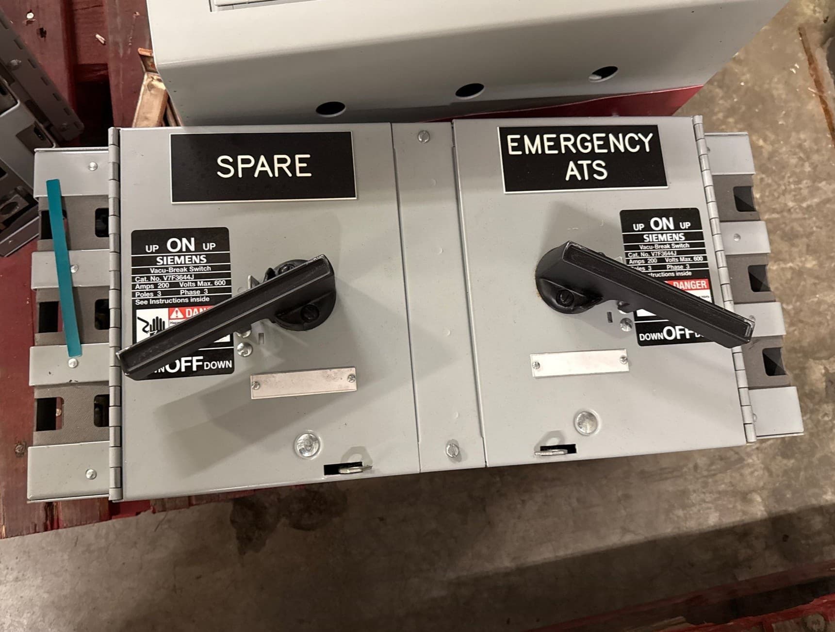 Siemens V7F3644J Vacu-Breaker Panelboard Switch 200A 3P 600V 3PH 200 Amp