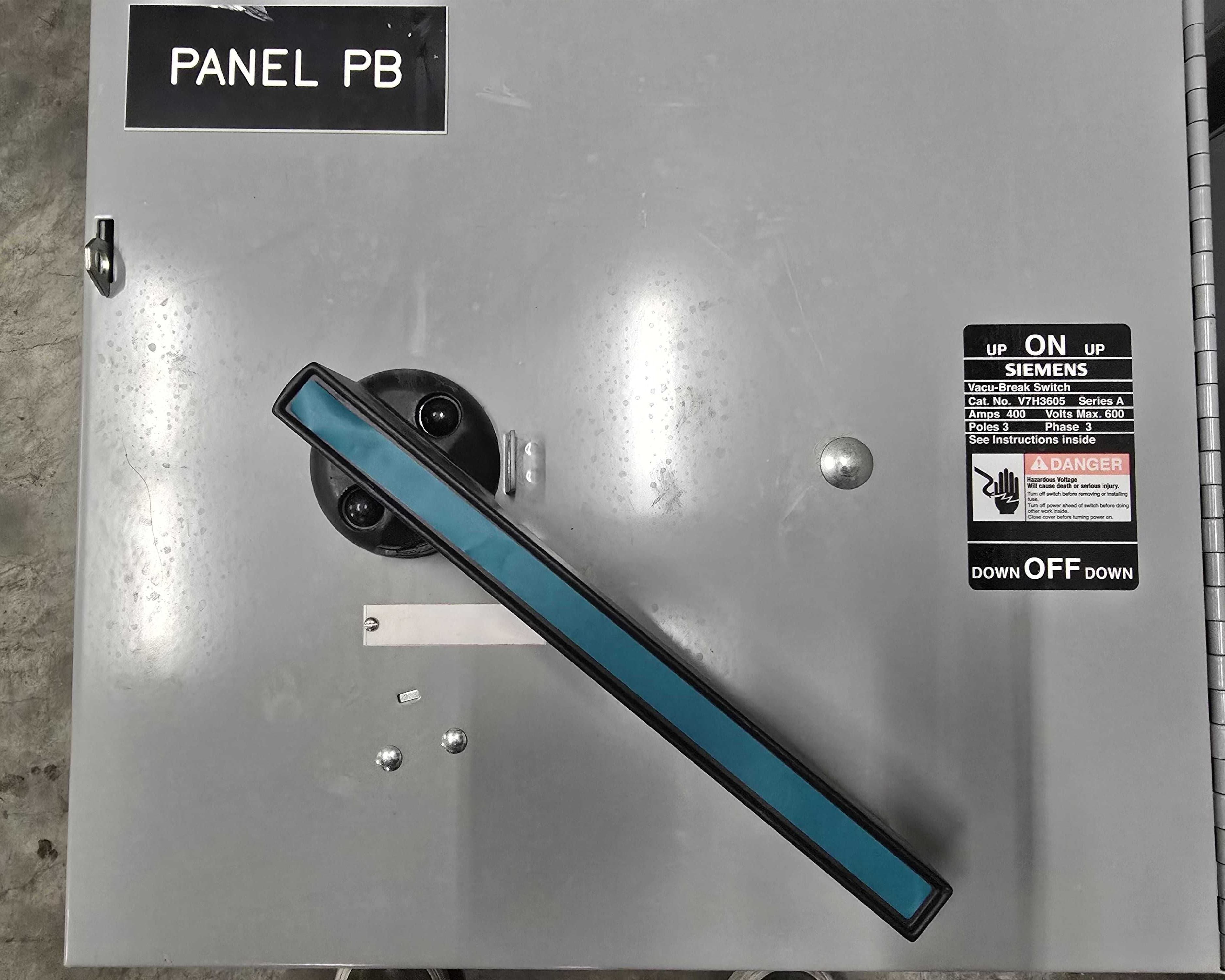 Siemens V7H3605 Vacu-Breaker Panelboard Switch 400A 3P 600V 3PH 400 Amp – image 1