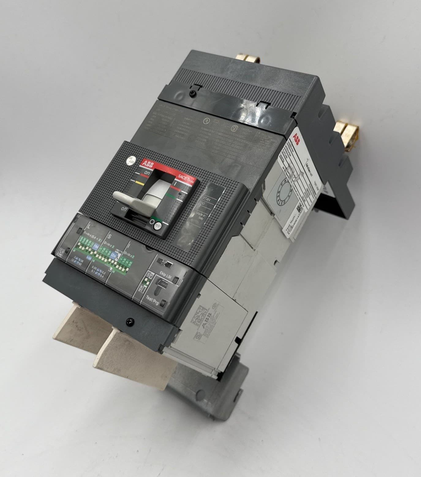 ABB XT4NU3250FY8000XXX Circuit Breaker 250A 3P 600V SACE Tmax XT4N 250 – image 1