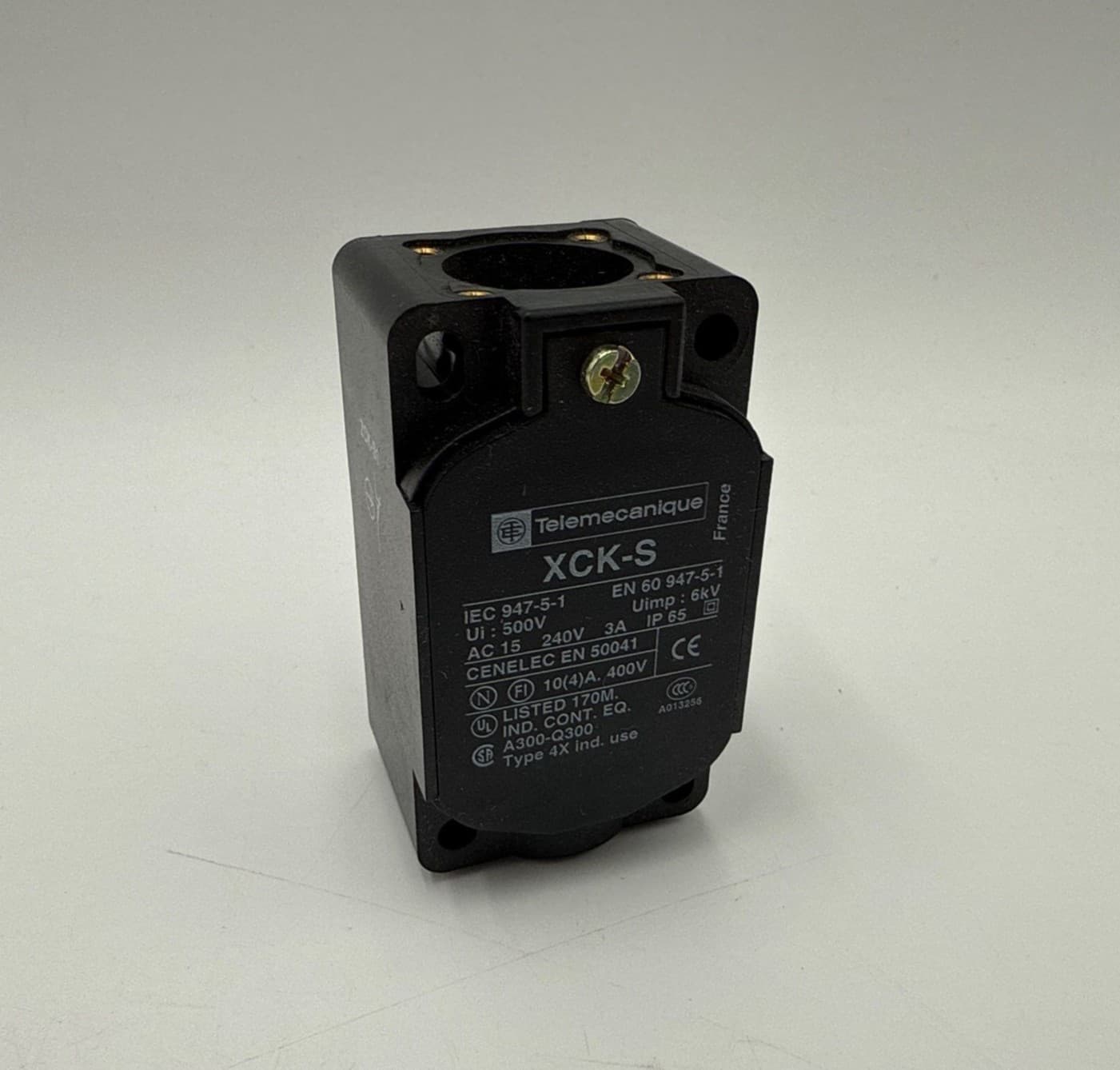 Telemecanique ZCK S1 Body Contact Limit Switch 3A 240V – image 1