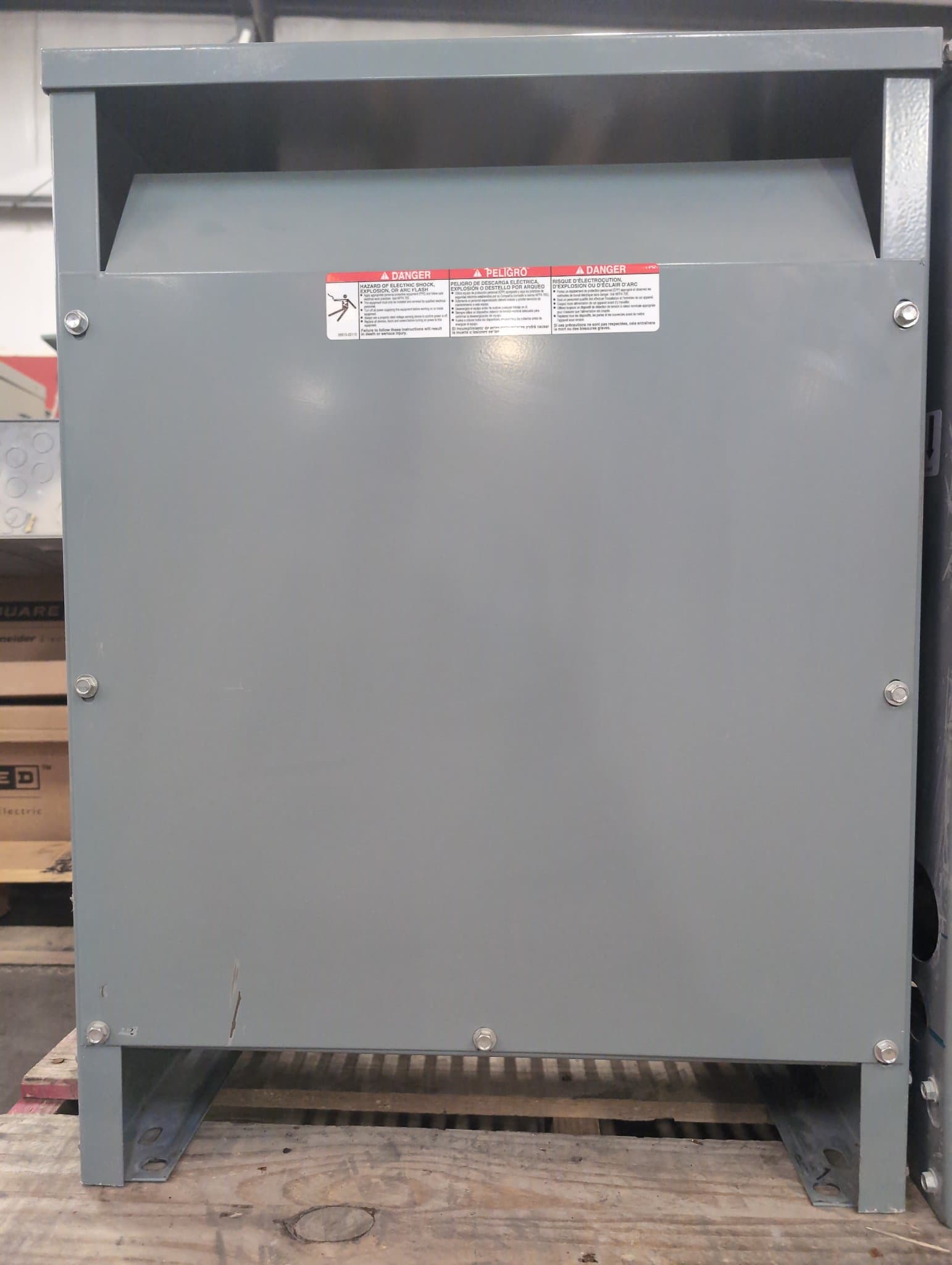Square D EE15S3H Dry Type Transformer 15kVA 480/240V Indoor – image 1