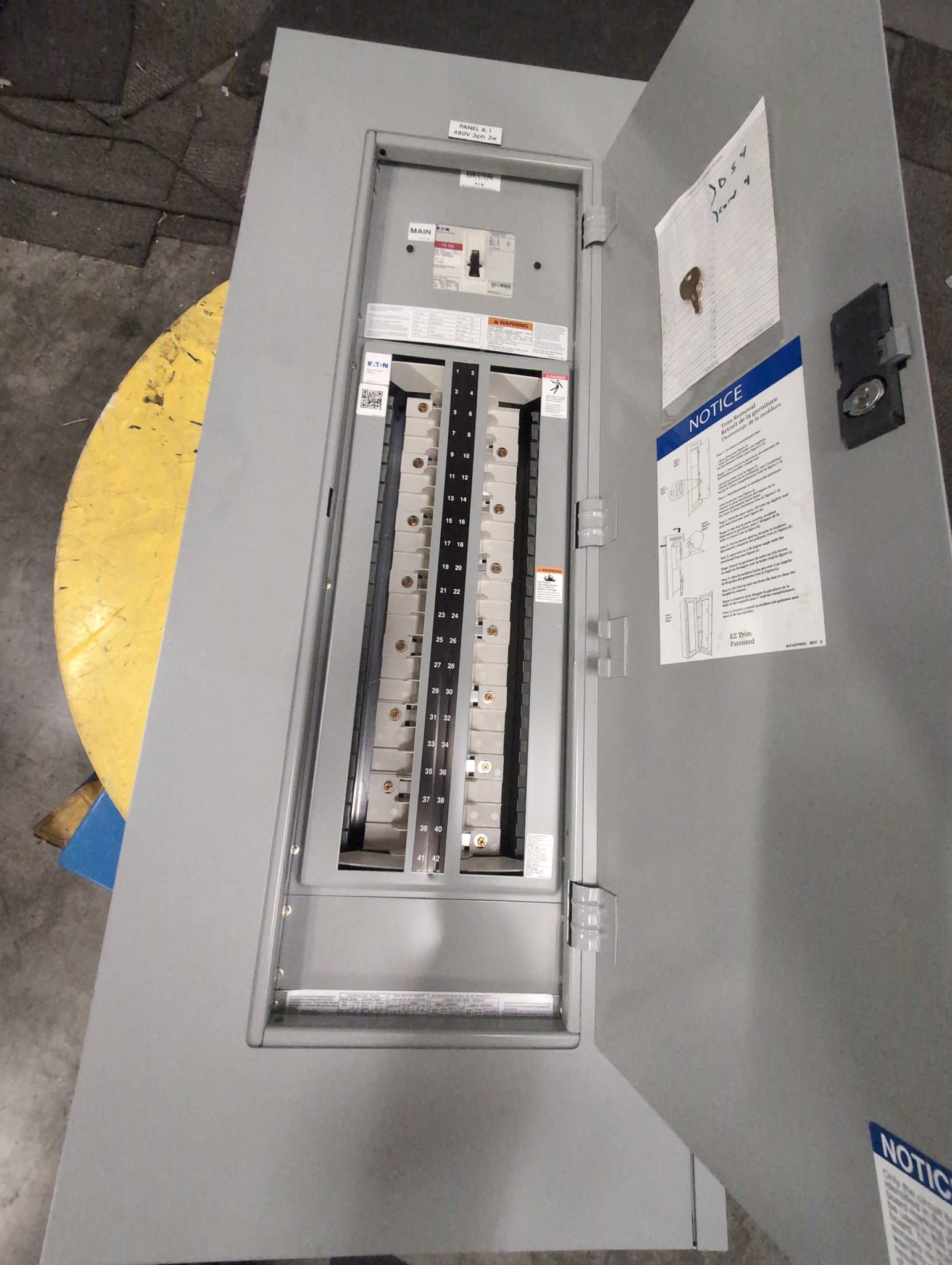 Eaton PRL2A POW-R-LINE Panelboard 200A 480/277V 42 Cir NEMA 1 – image 1