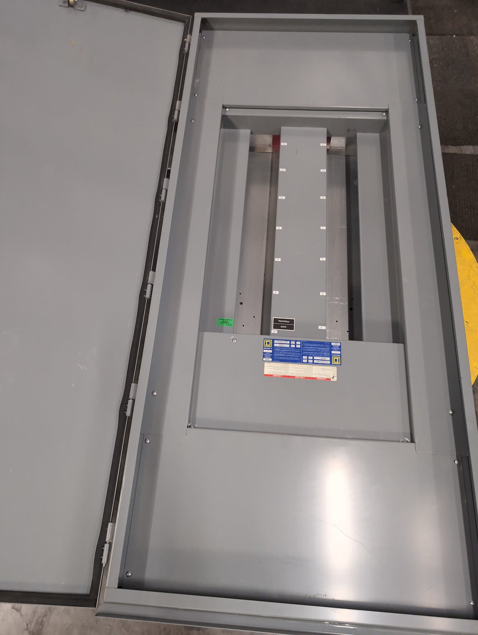 Square D I-LINE E1 225A 480V MLO Panelboard