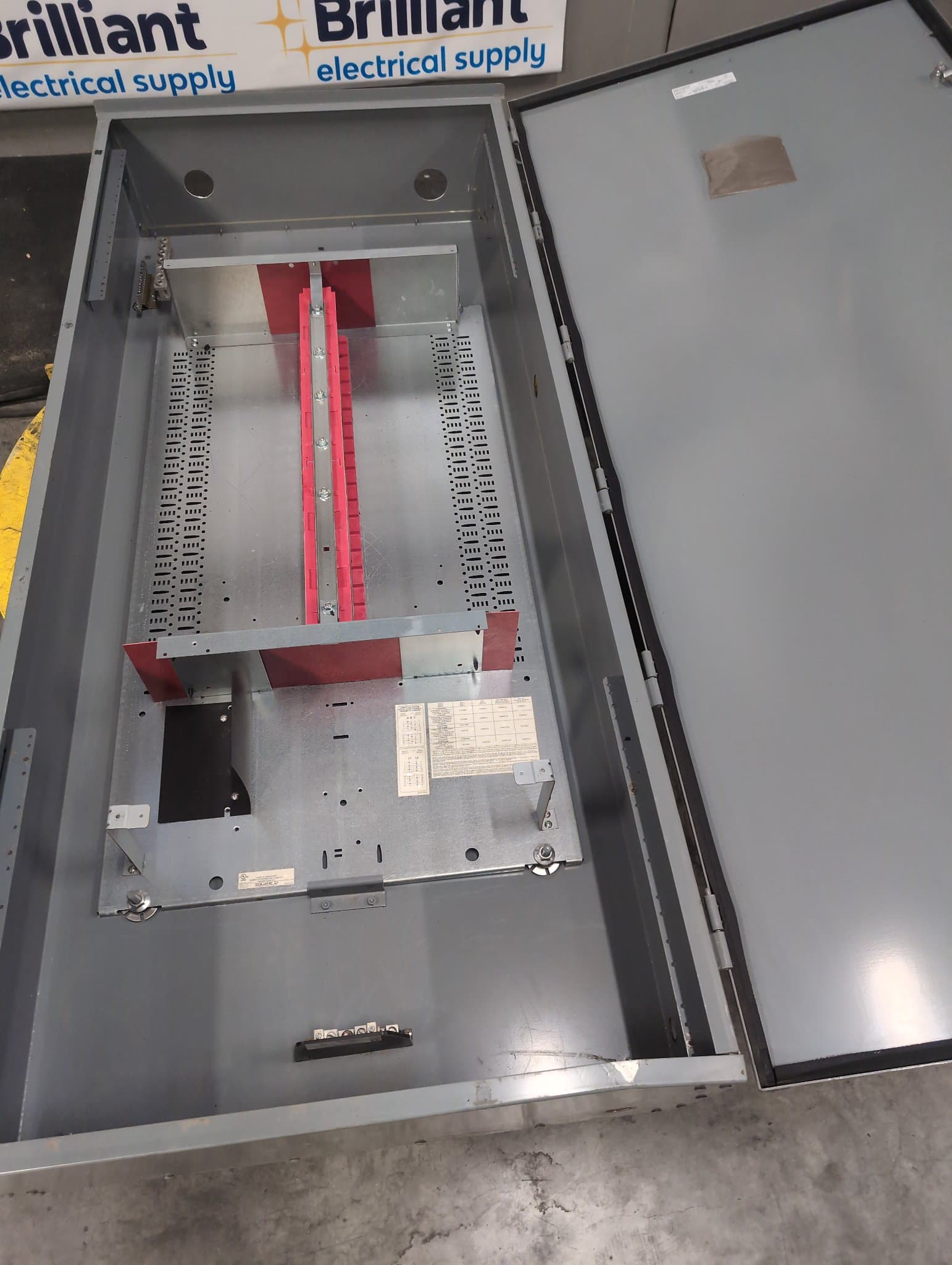 Square D HC3273WP i-Line E1 Panelboard 200A 480V MLO NEMA 3 – image 1